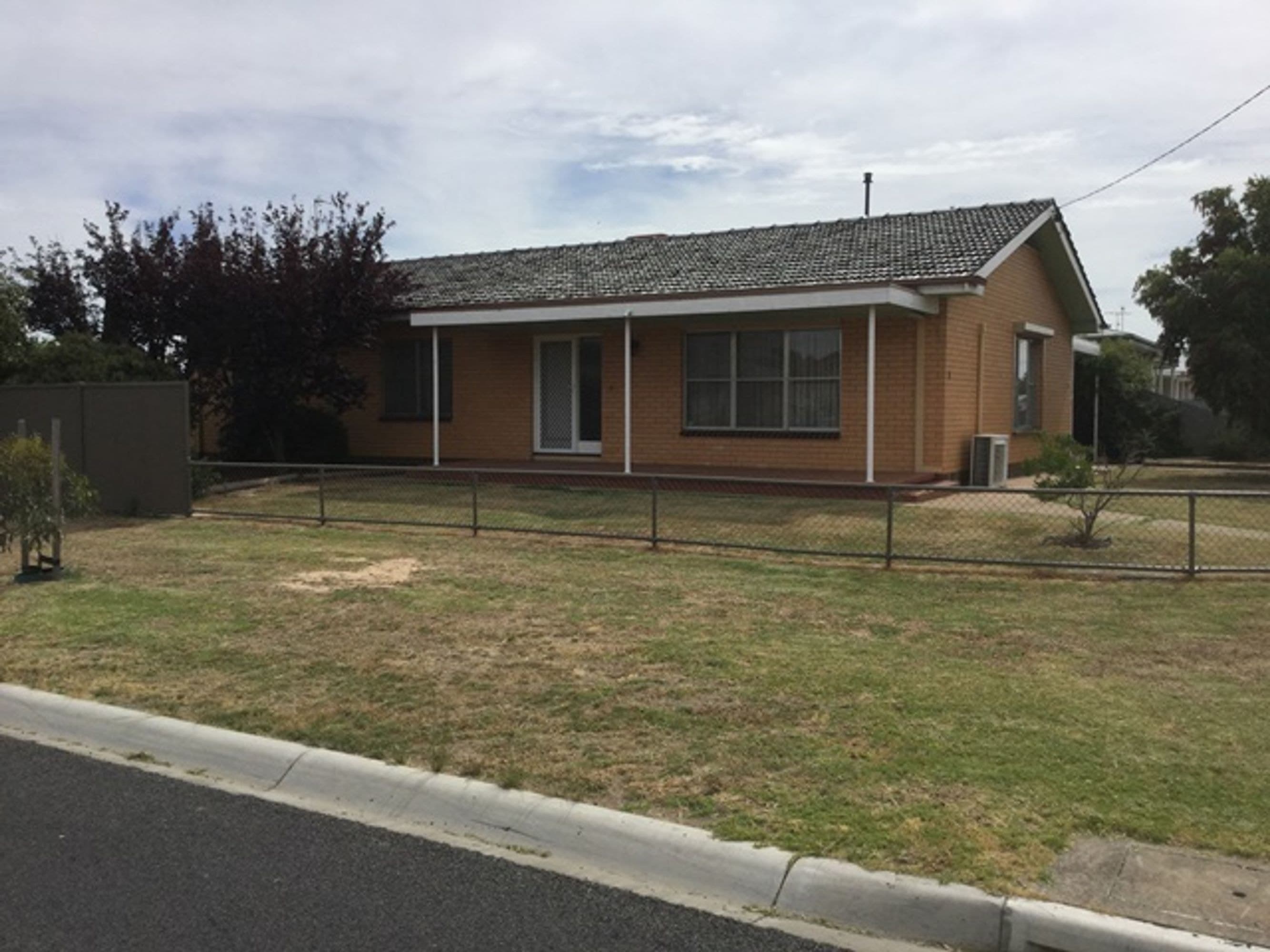 5 Laurel Street, Horsham VIC 3400, Horsham - Thumbnail 2