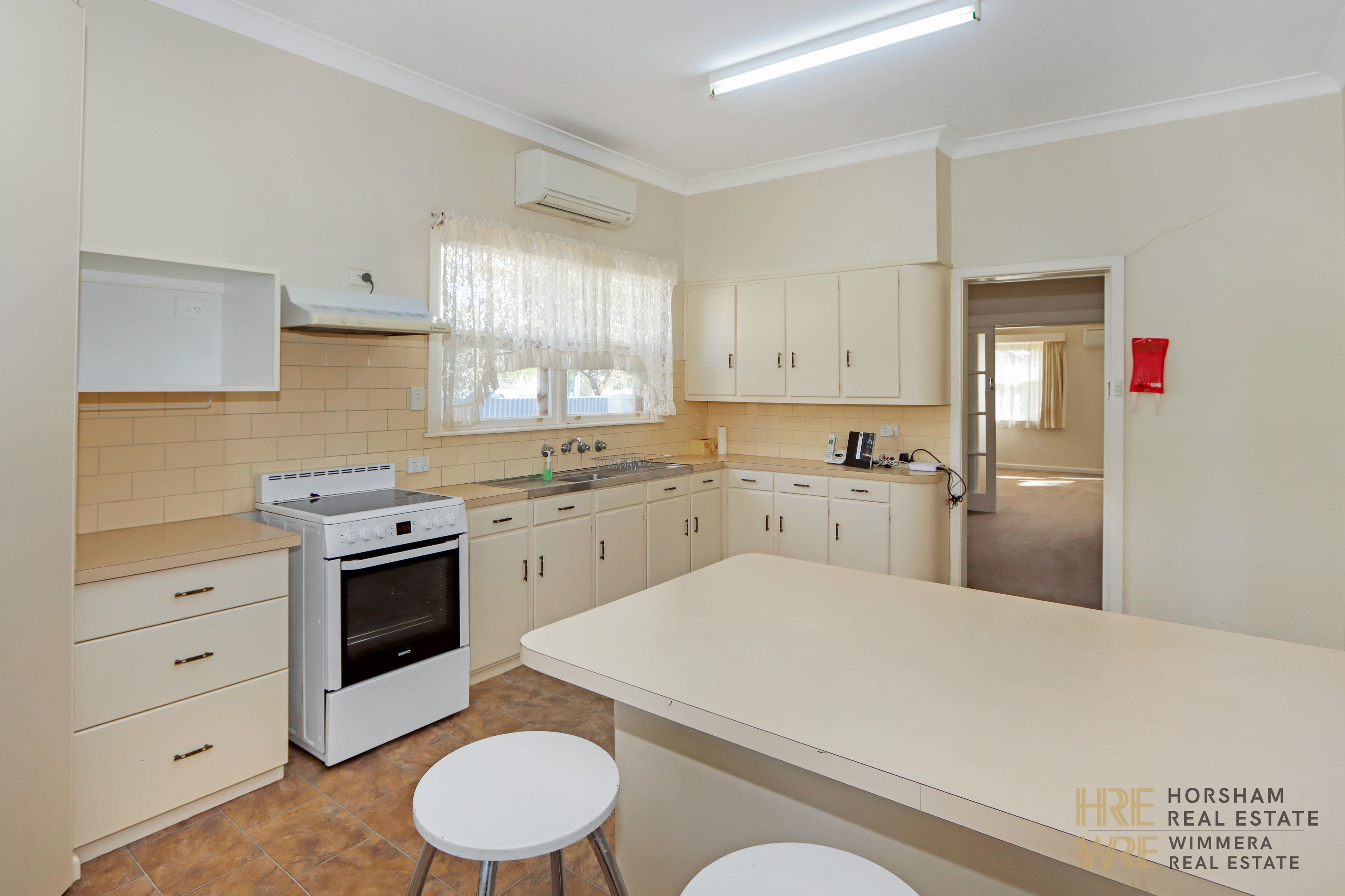 31 Anderson St, WARRACKNABEAL VIC 3393, Warracknabeal - Thumbnail 2