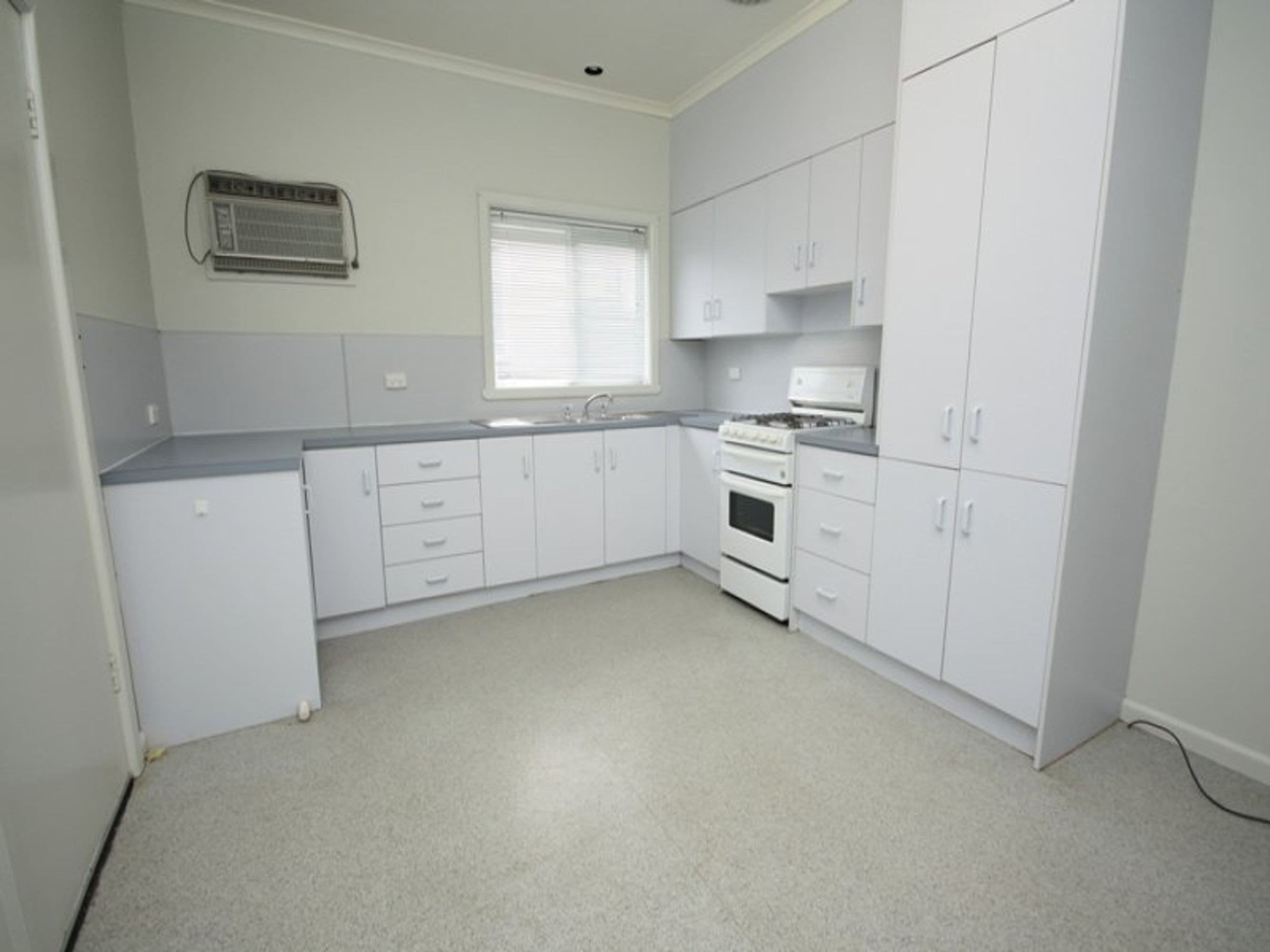 14 Philip Street, Horsham VIC 3400, Horsham - Thumbnail 5