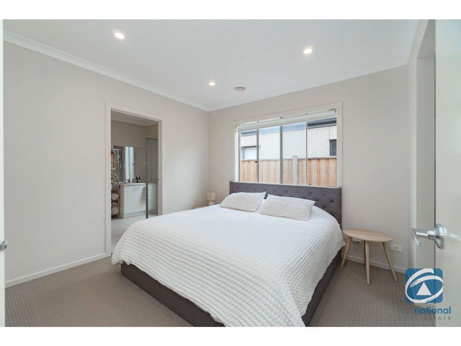21 Lokeport Parkway, Mickleham VIC 3064, Mickleham - Thumbnail 2