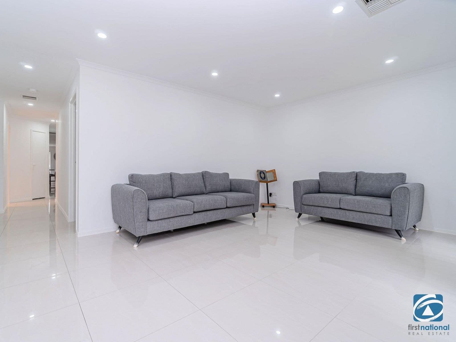 16 Phoenix Court, Roxburgh Park VIC 3064, Roxburgh Park - Thumbnail 2