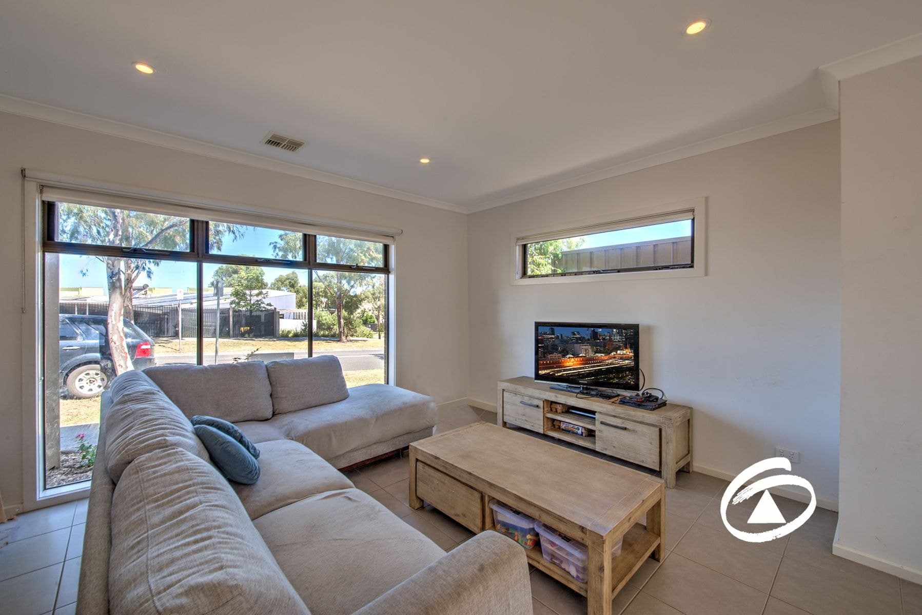 11 Atlantic Drive, Pakenham VIC 3810, Pakenham - Thumbnail 2