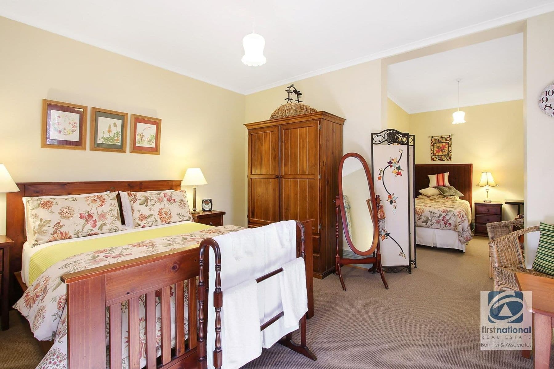 21 Loch Street, Beechworth VIC 3747, Beechworth - Thumbnail 7