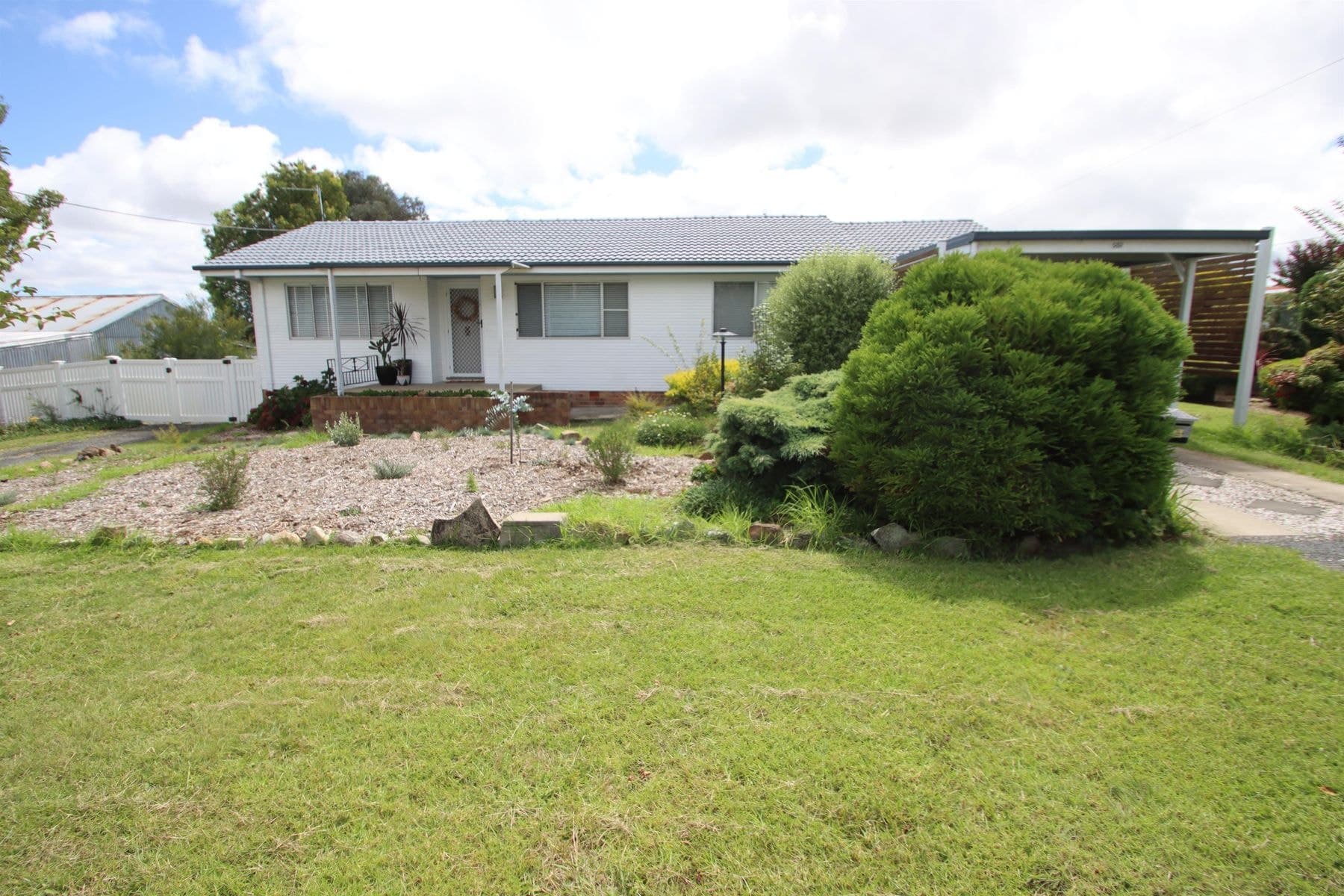 88 Martin Street, Tenterfield NSW 2372, Tenterfield - Image 1