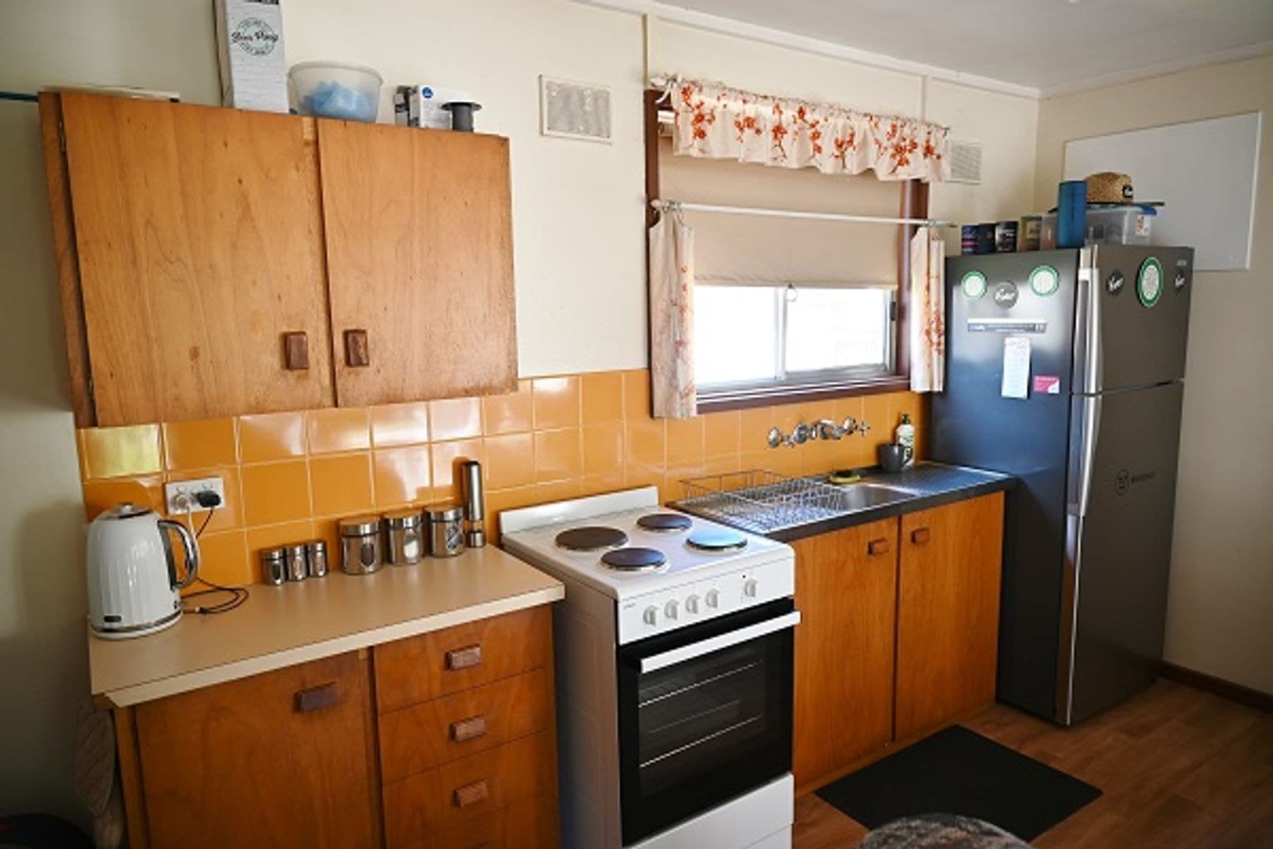 Units 1-6, 2 Kent Crescent, Waikerie SA 5330, Waikerie - Thumbnail 4