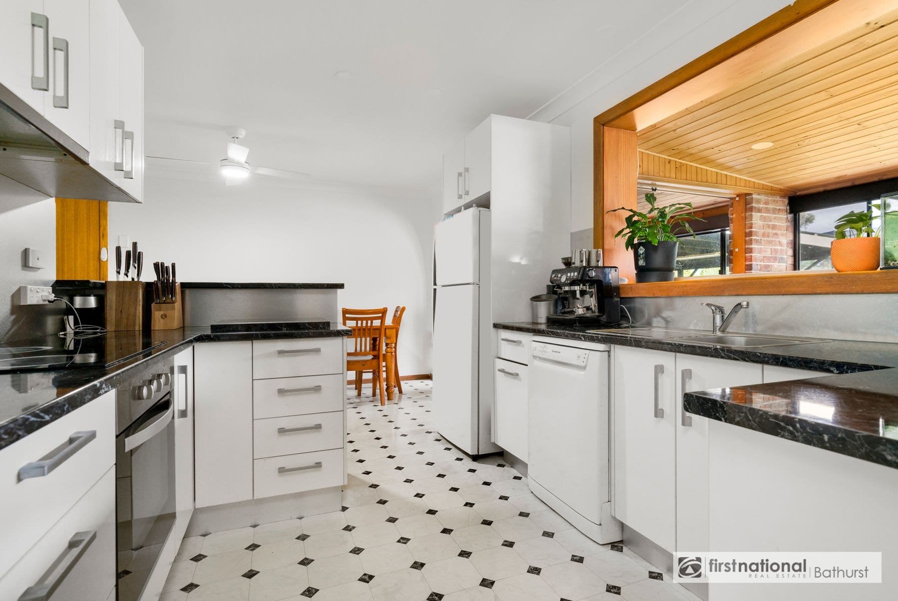 34 Boyd Street, Kelso NSW 2795, Kelso - Thumbnail 2