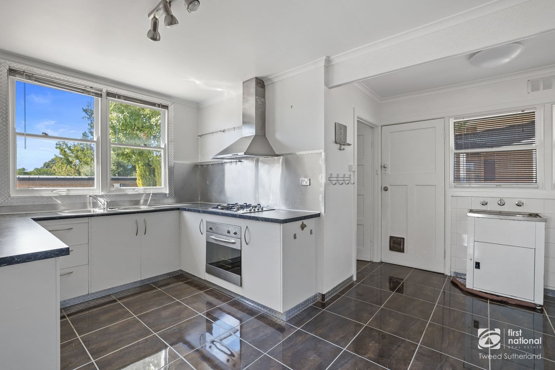 3/17 Albion Street, Kennington VIC 3550, Kennington - Thumbnail 3