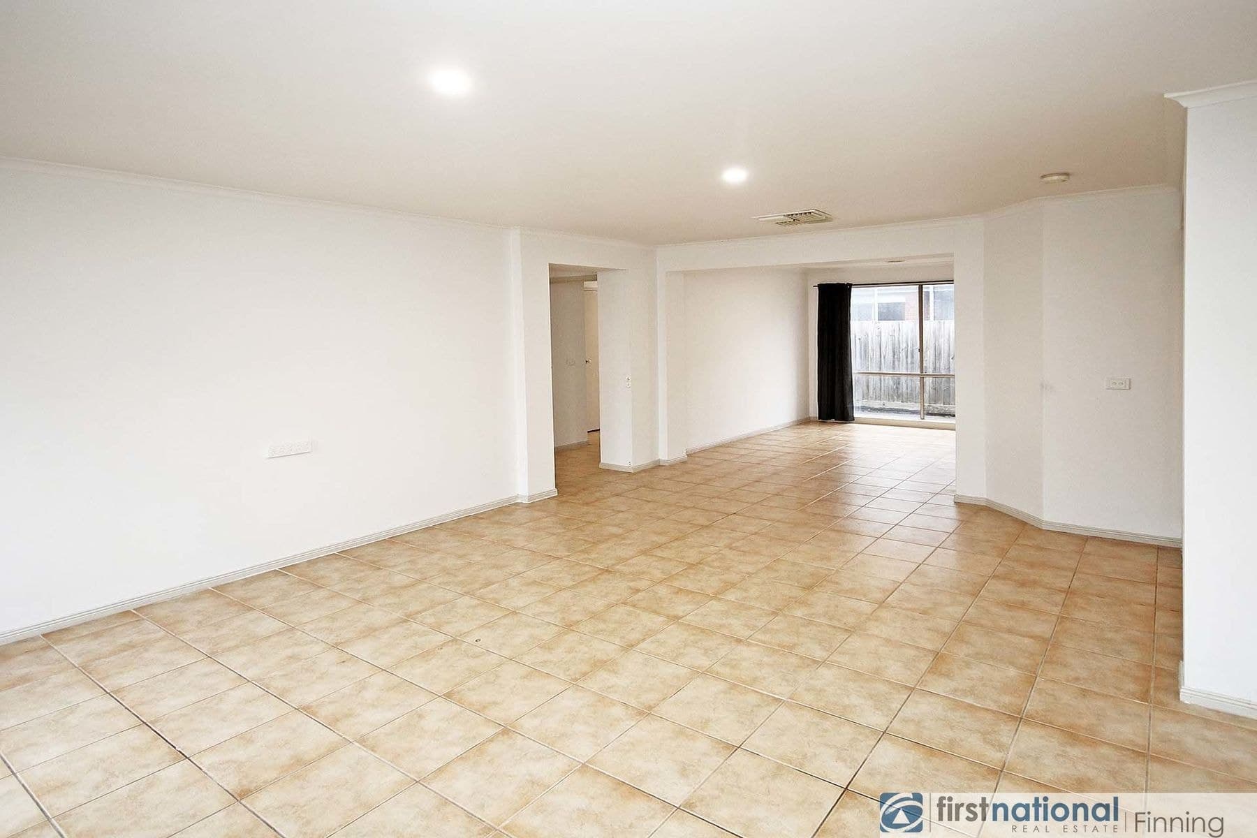 13 Borrowdale Court, Cranbourne West VIC 3977, Cranbourne West - Thumbnail 4