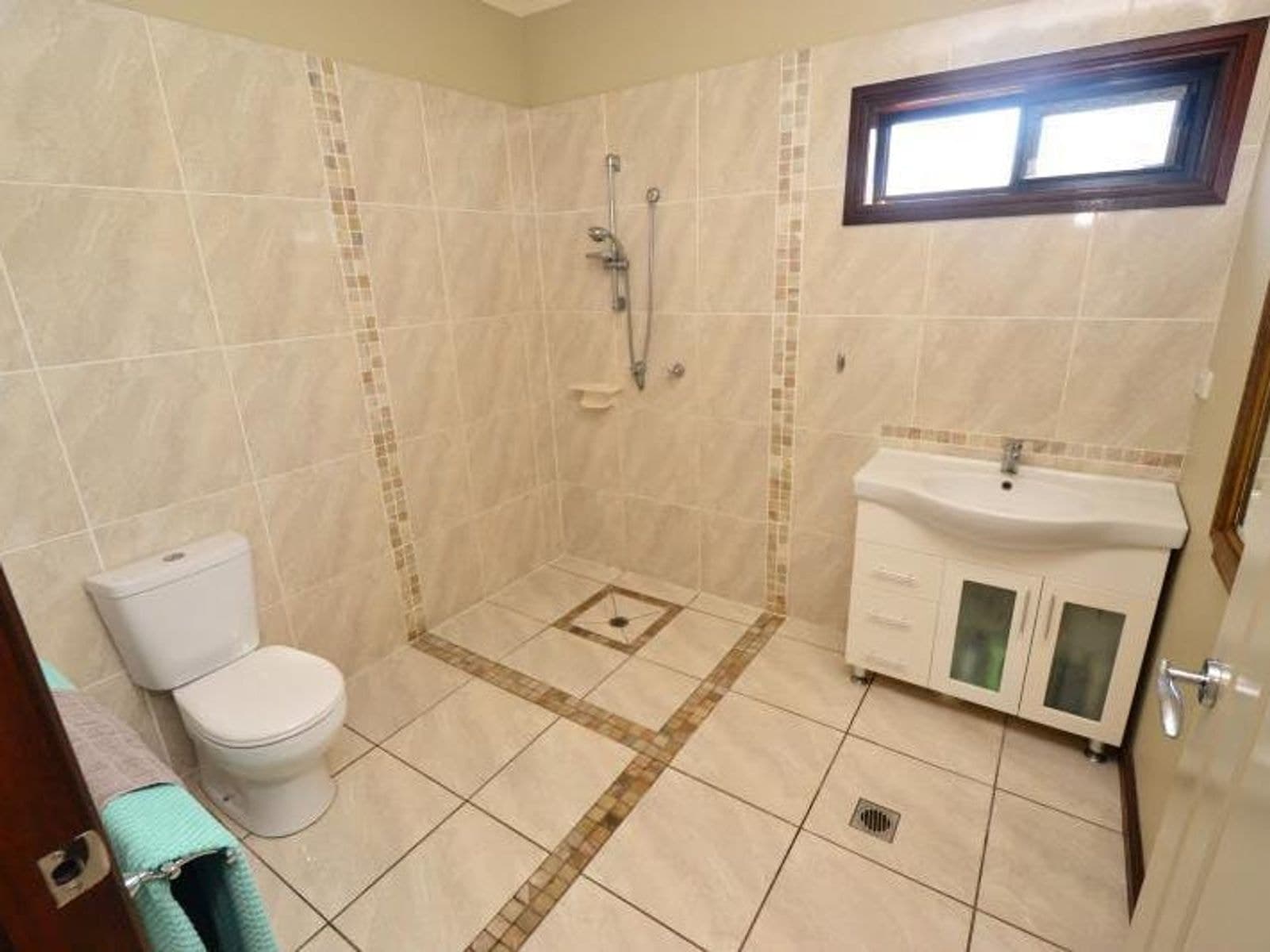 10 Michael Drive, Biloela QLD 4715, Biloela - Thumbnail 5