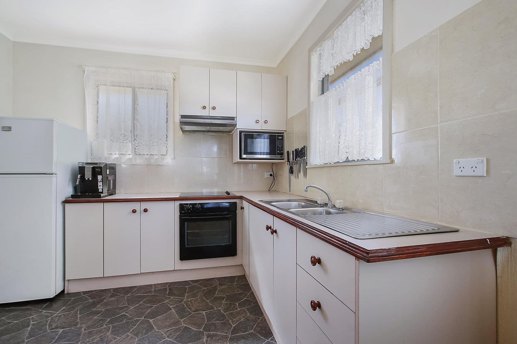8 Lawry Street, Wodonga VIC 3690, Wodonga - Thumbnail 2