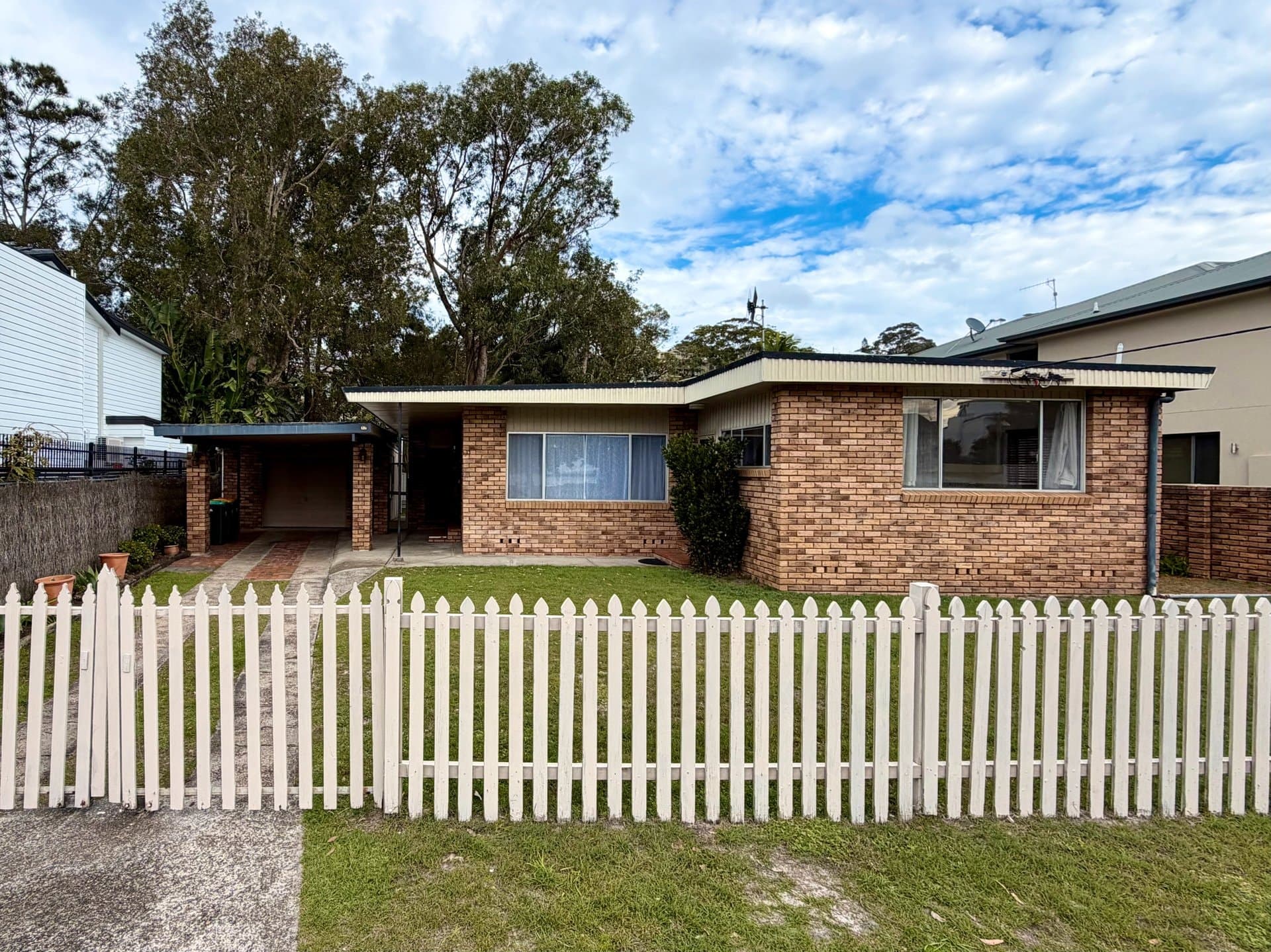 17
                Sandy Point
                Road
            
            
            
            corlette
            
            
            NSW,
            2315, Corlette - Image 1