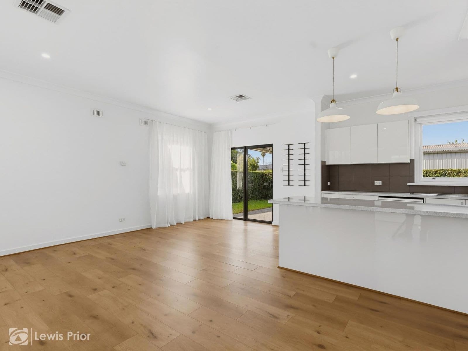 21 Comley Street, Brighton SA 5048, Brighton - Thumbnail 2