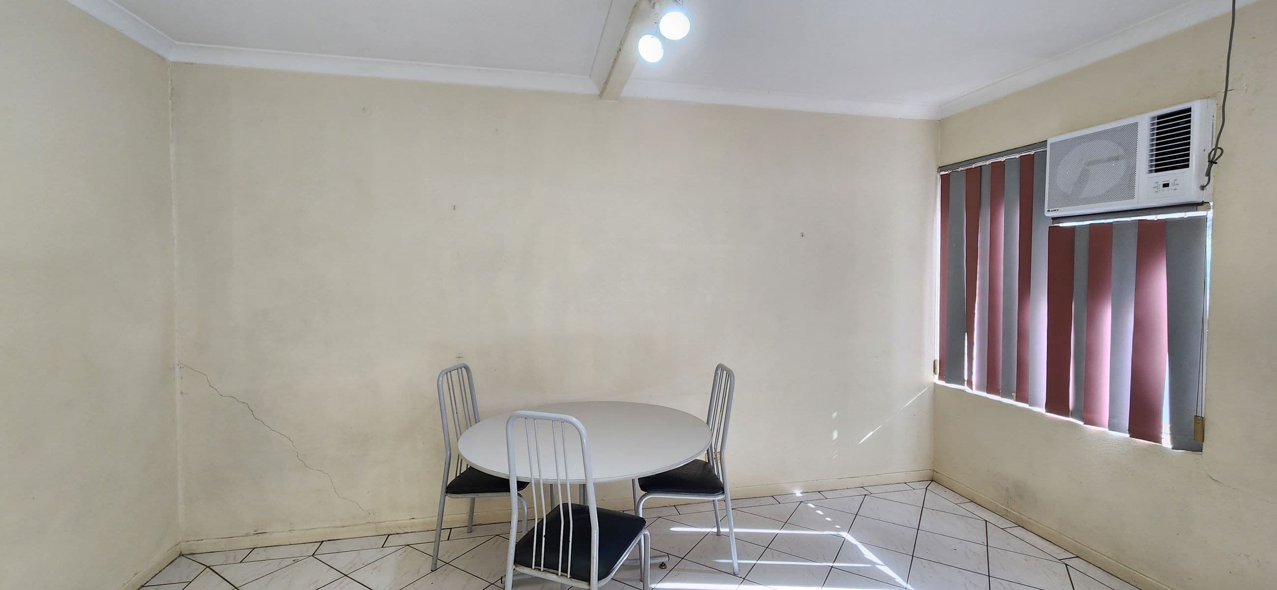 1/12 Telegraph Terrace, Alice Springs NT 0870, Alice Springs - Thumbnail 2