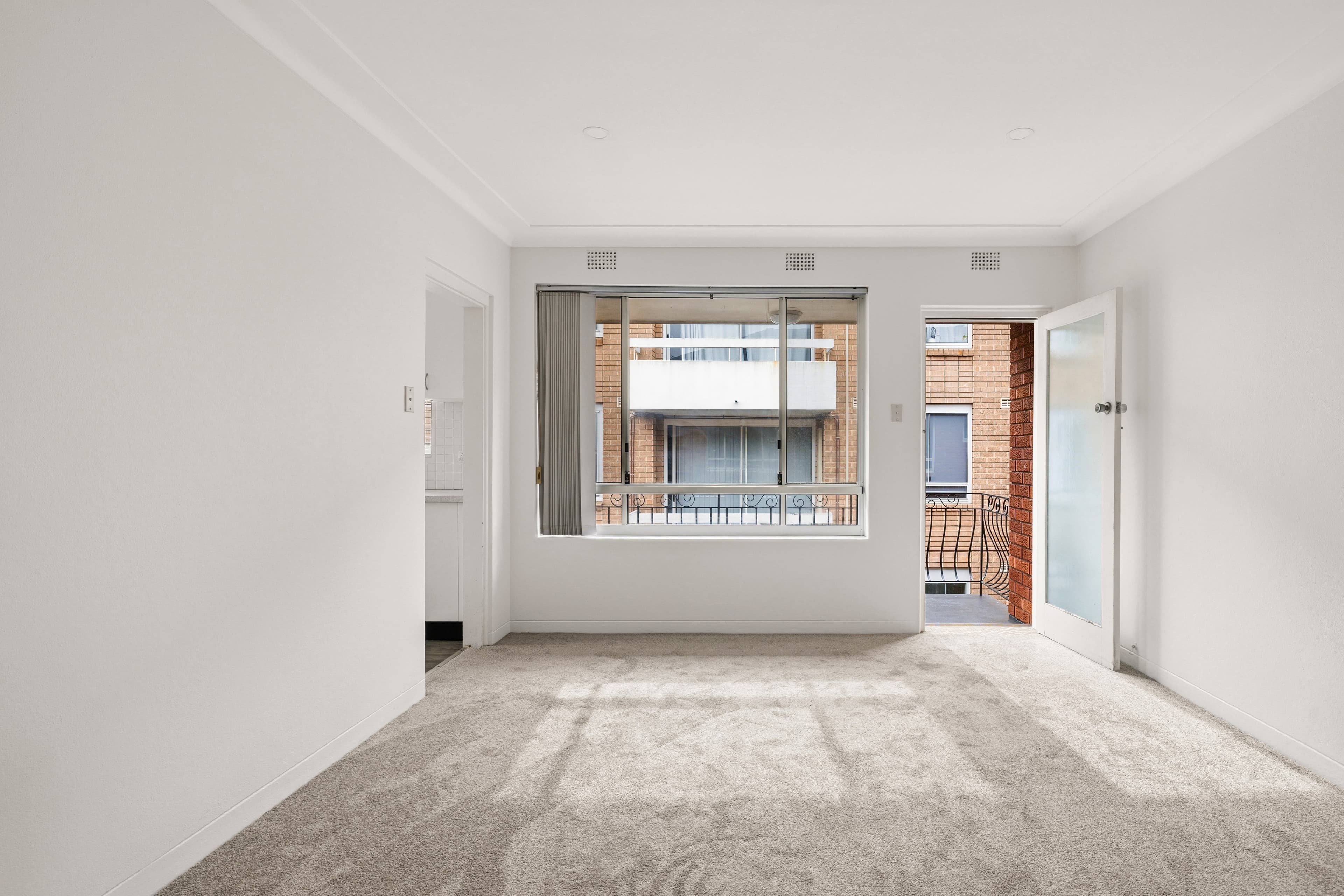 15/8 Bank Street, Meadowbank - Thumbnail 2