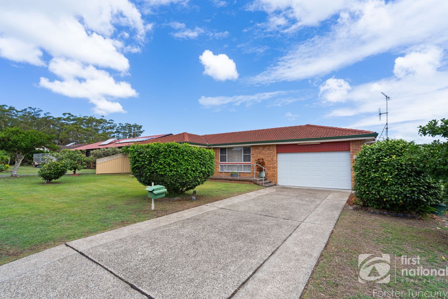 6 De Lore Crescent, Tuncurry NSW 2428, Tuncurry - Thumbnail 2