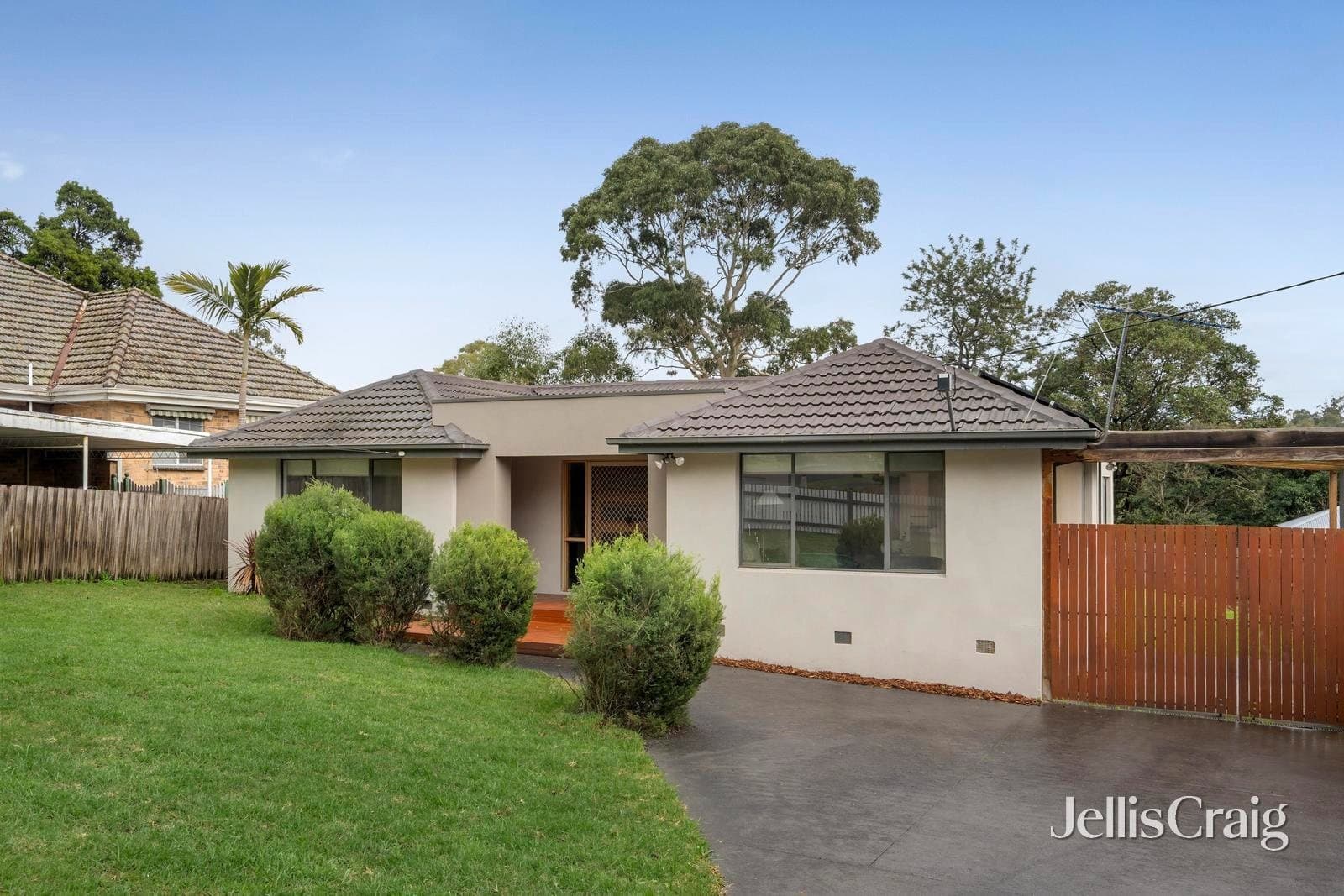 11 Bambra Street, Croydon, Croydon - Thumbnail 2