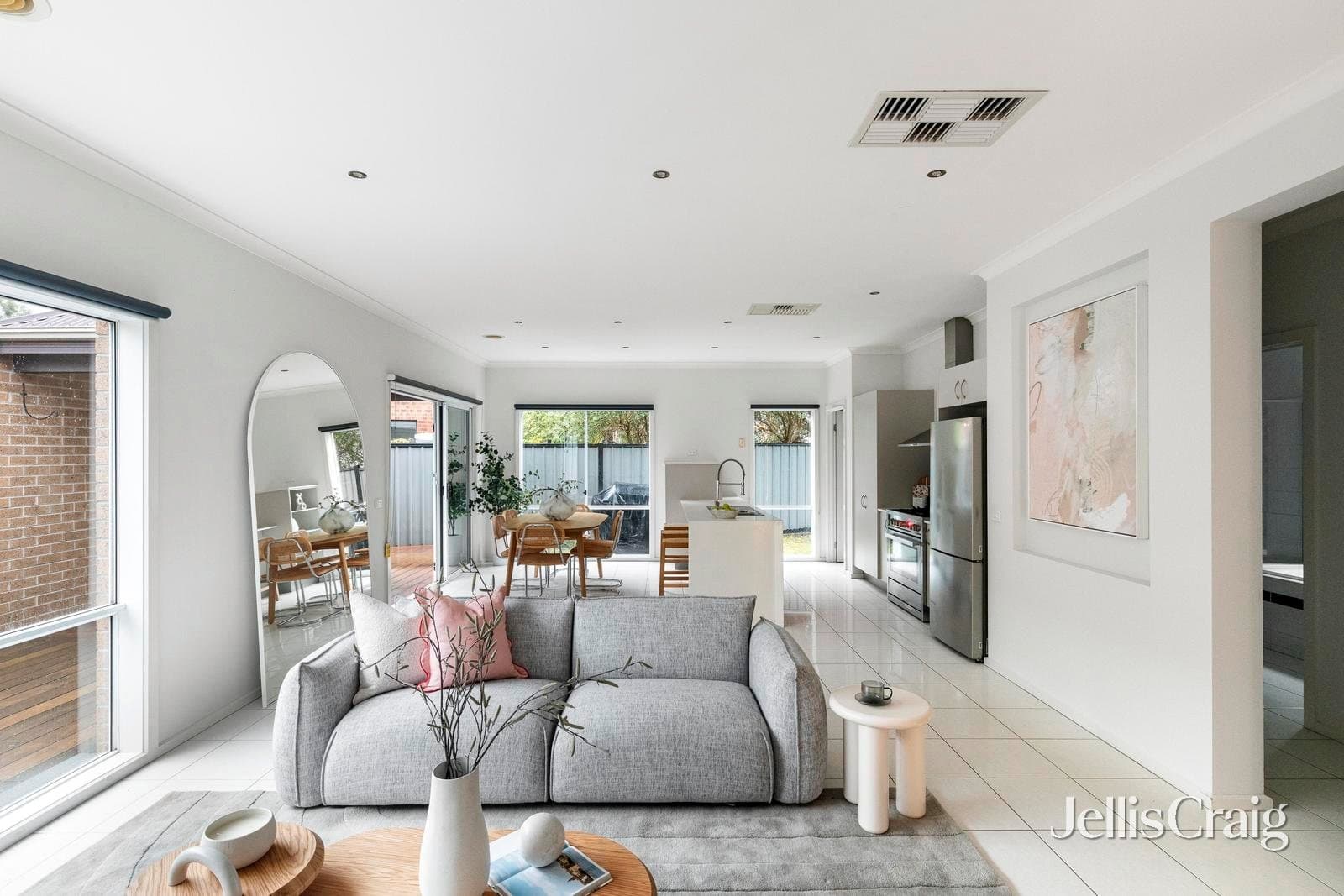 6 Donnelly Circuit, South Morang, South Morang - Thumbnail 6