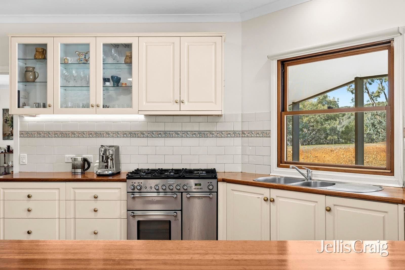 24 Ross Drive, Castlemaine, Castlemaine - Thumbnail 8