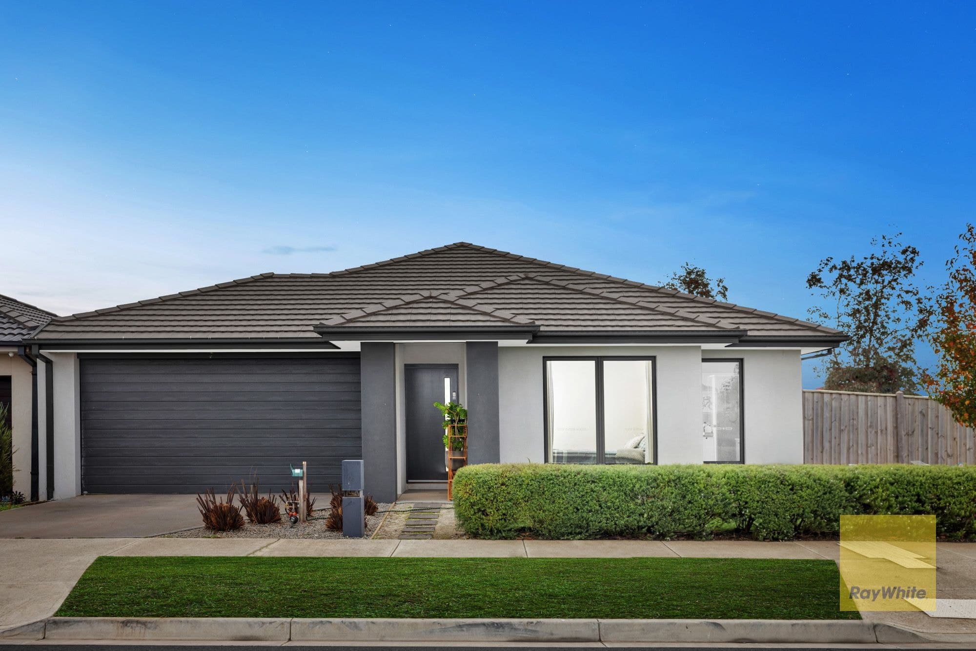 30 Willowbank Circuit, THORNHILL PARK VIC 3335, Thornhill Park - Thumbnail 2
