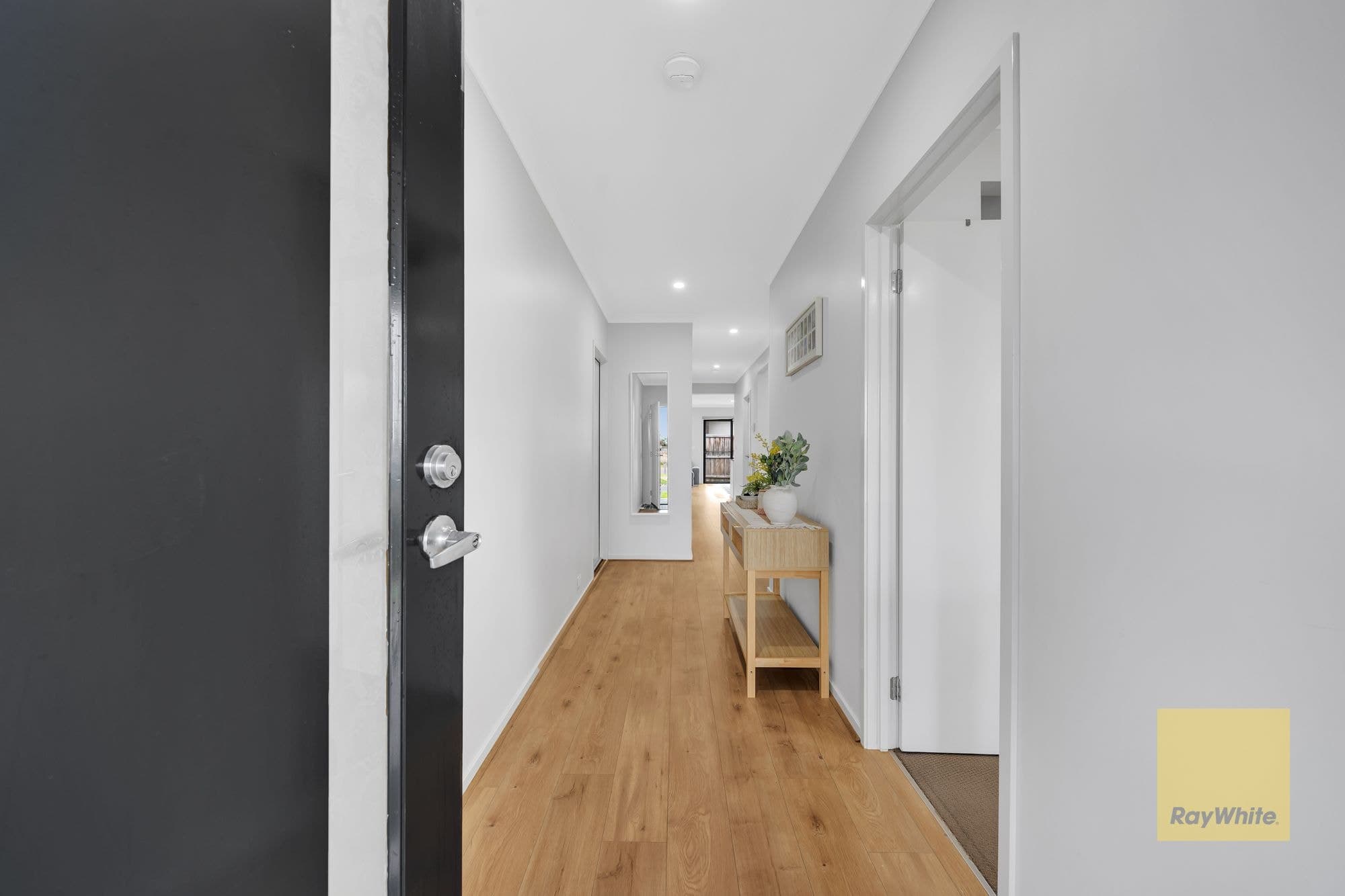46 Wingfield Drive, THORNHILL PARK VIC 3335, Thornhill Park - Thumbnail 3