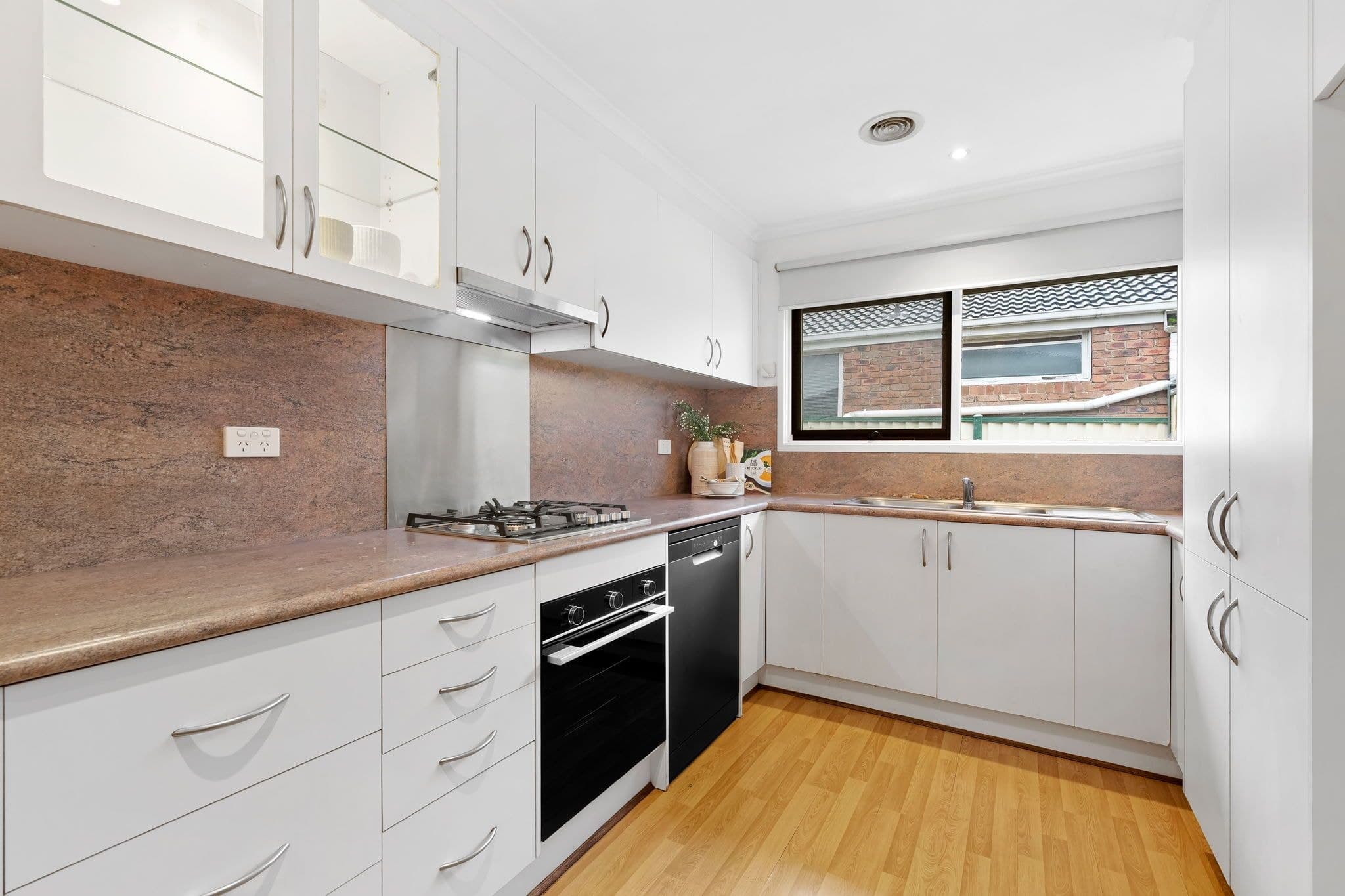 27 Cuthbert Drive, Mill Park VIC 3082, Mill Park - Thumbnail 5