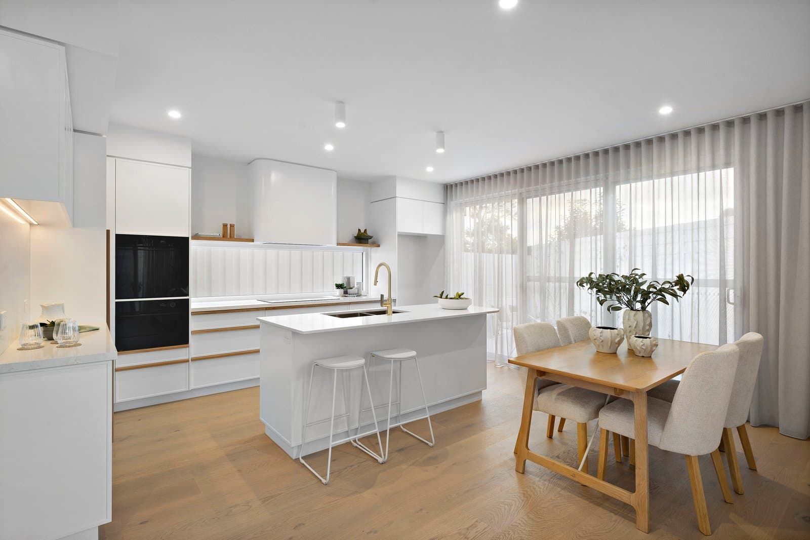 2 Fulton Avenue, Mornington - Thumbnail 2