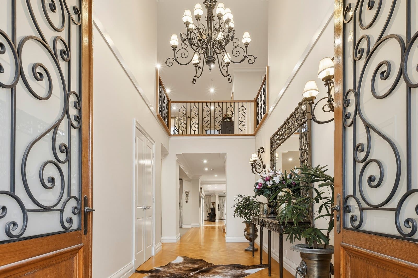 92 Doncaster Road, Balwyn North - Thumbnail 2