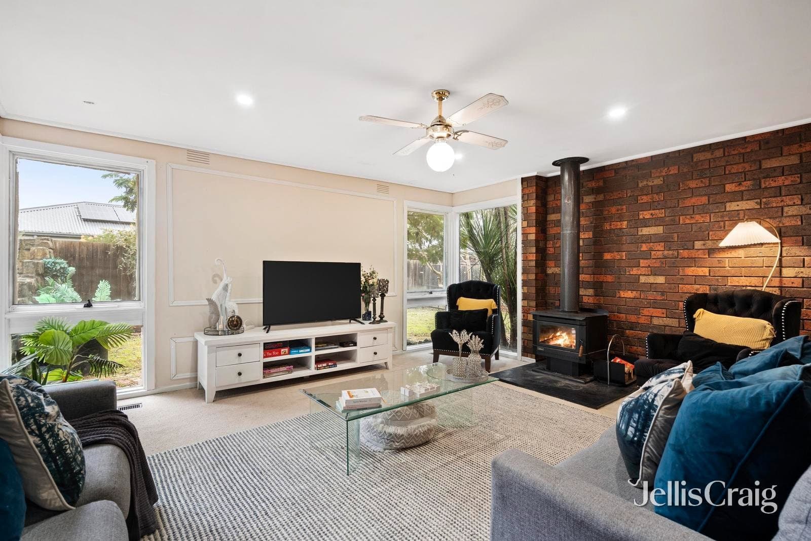 63 Diane Crescent, Croydon, Croydon - Thumbnail 4