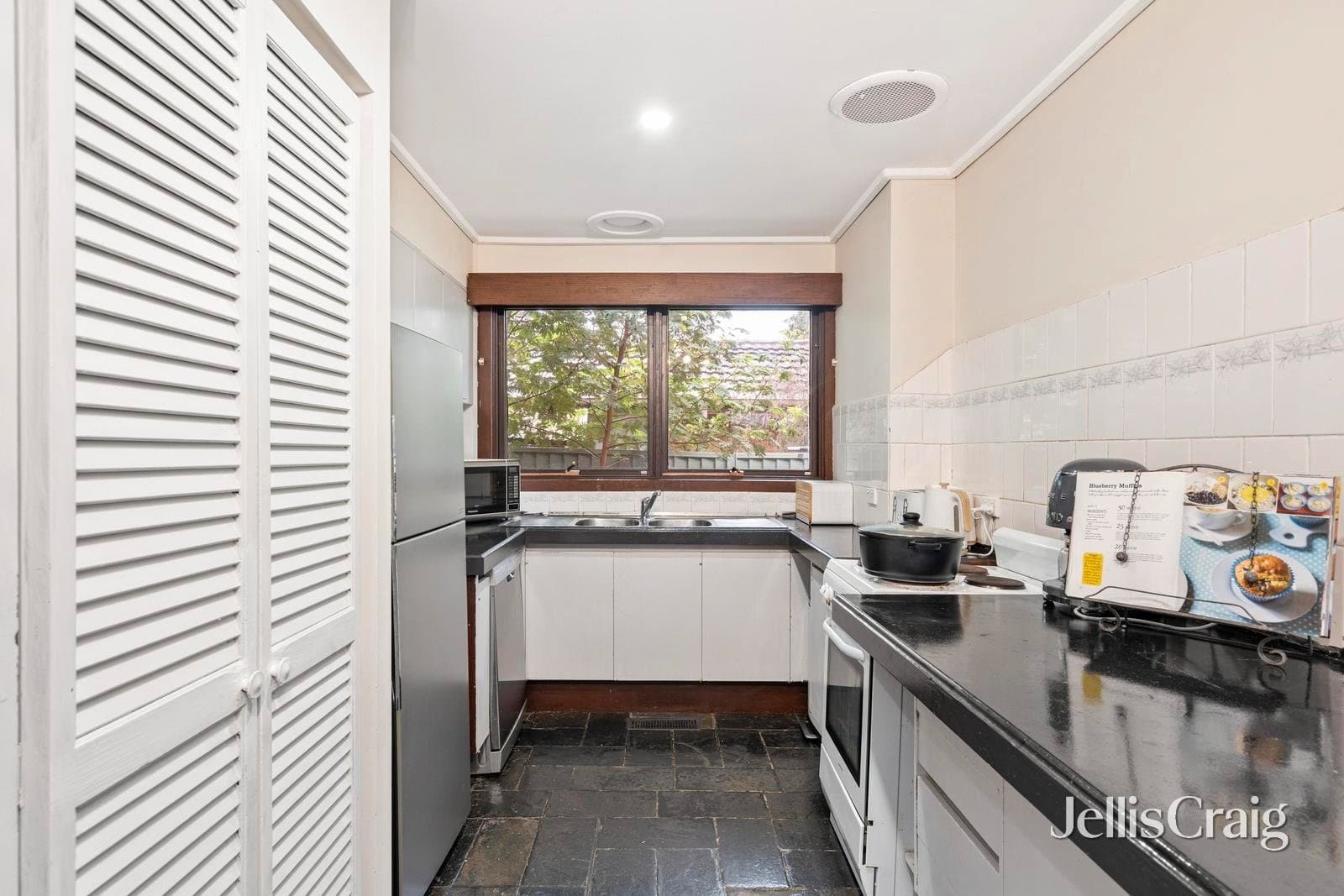 63 Diane Crescent, Croydon, Croydon - Thumbnail 5