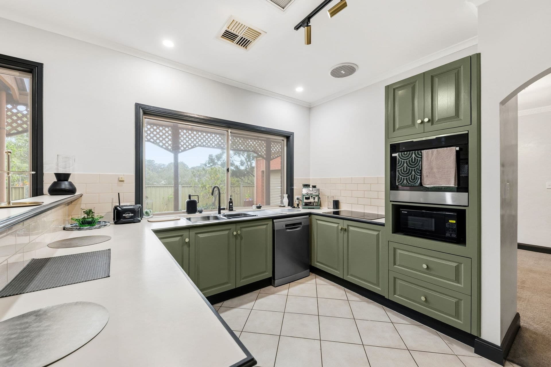 9 Sturt Approach, Flagstaff Hill - Thumbnail 6