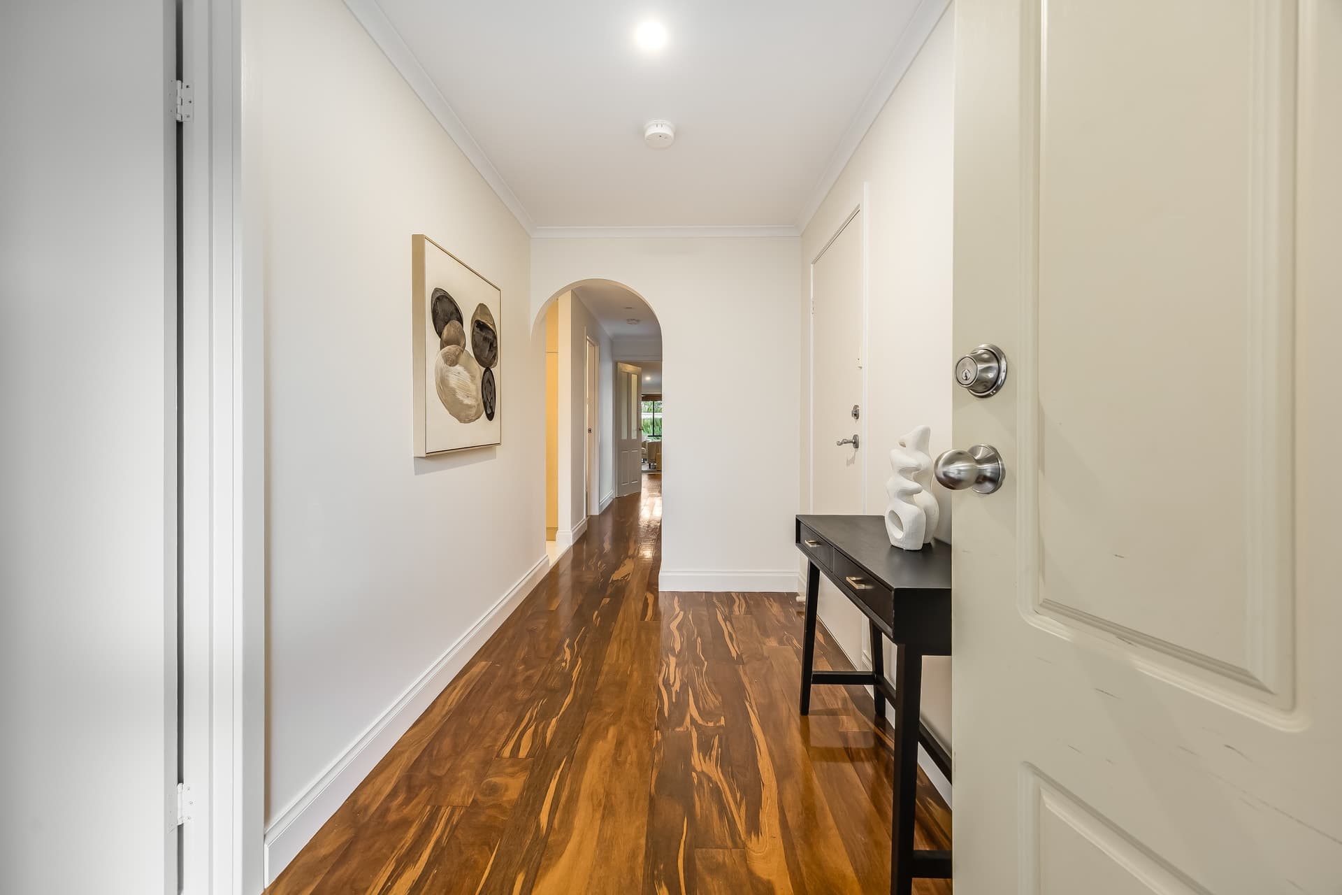 7 Tulipwood Court, Greenwith - Thumbnail 2