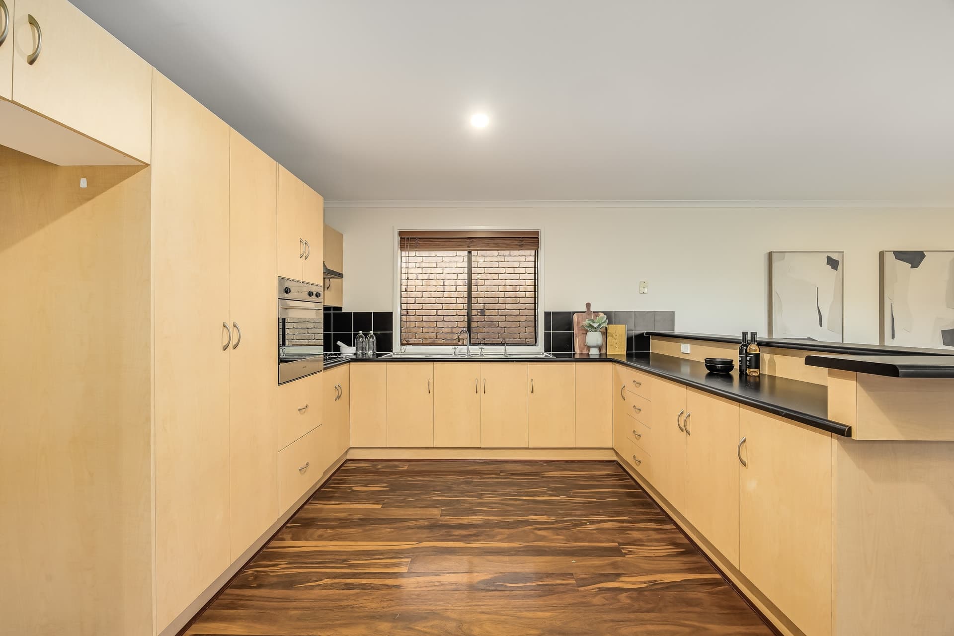 7 Tulipwood Court, Greenwith - Thumbnail 3