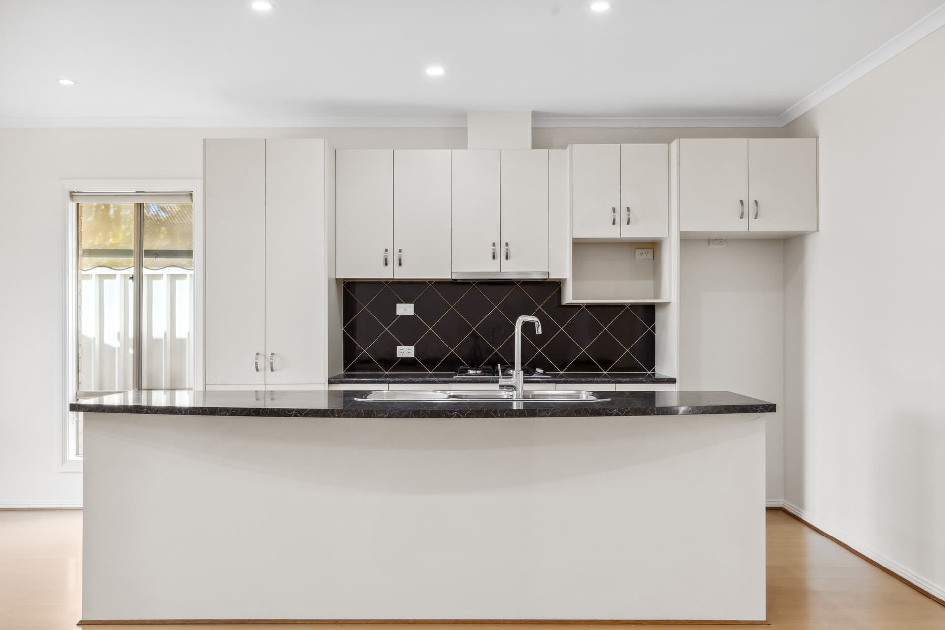 11A Felix Street, Dover Gardens - Thumbnail 4