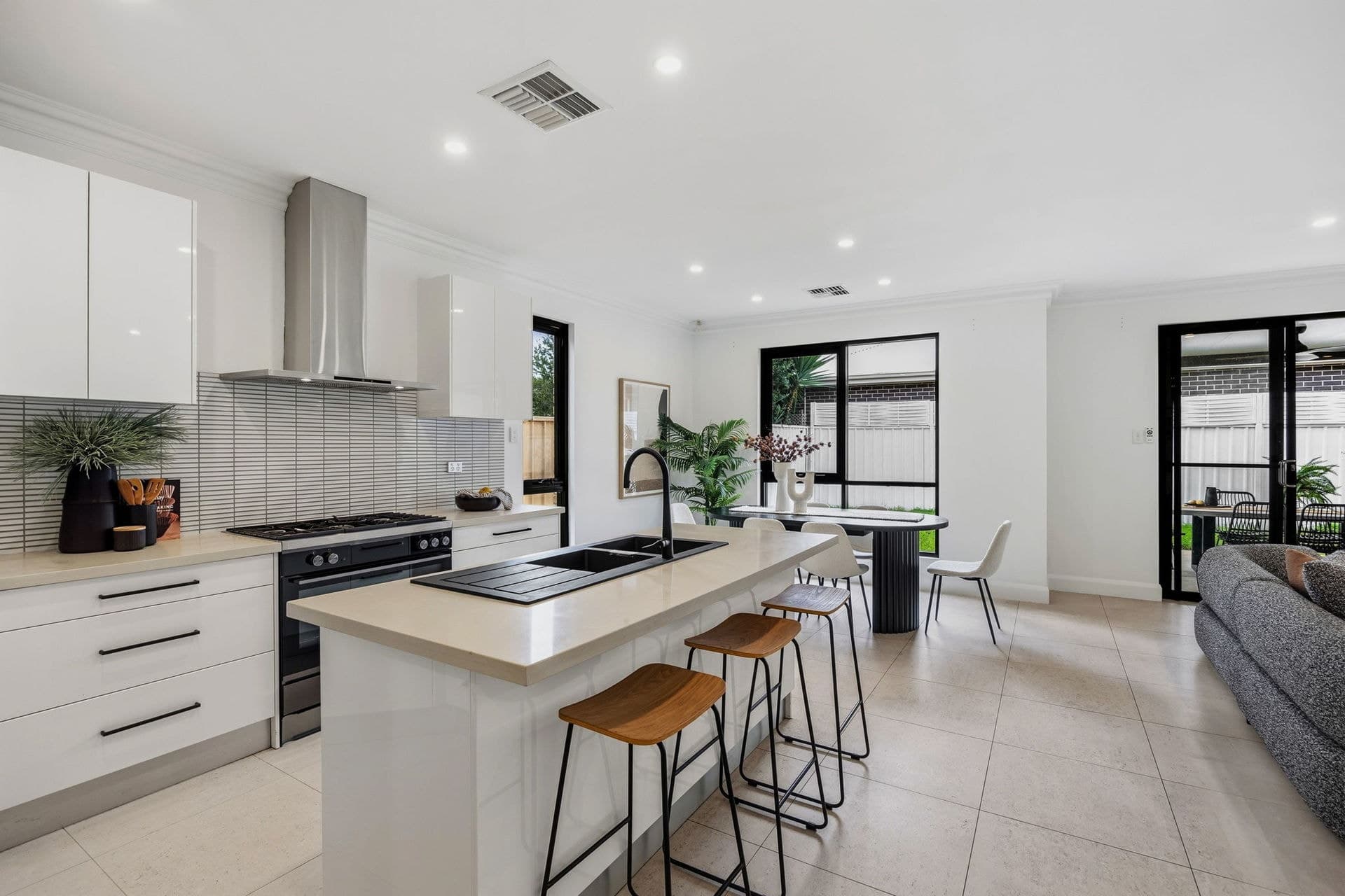 27A Shelley Avenue, Netley, Netley - Image 1