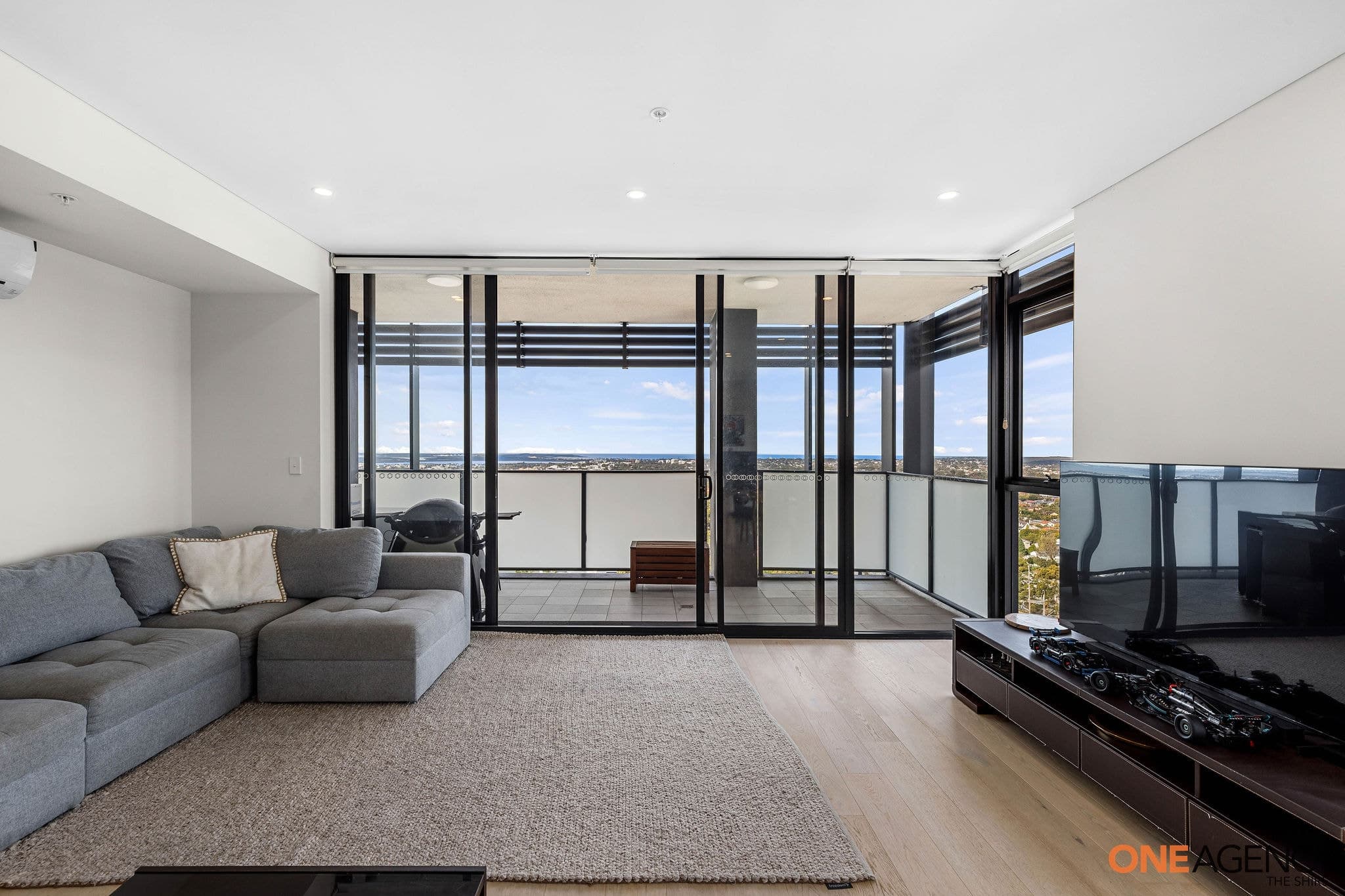 1008/10 Village Place, Kirrawee, Kirrawee - Thumbnail 4