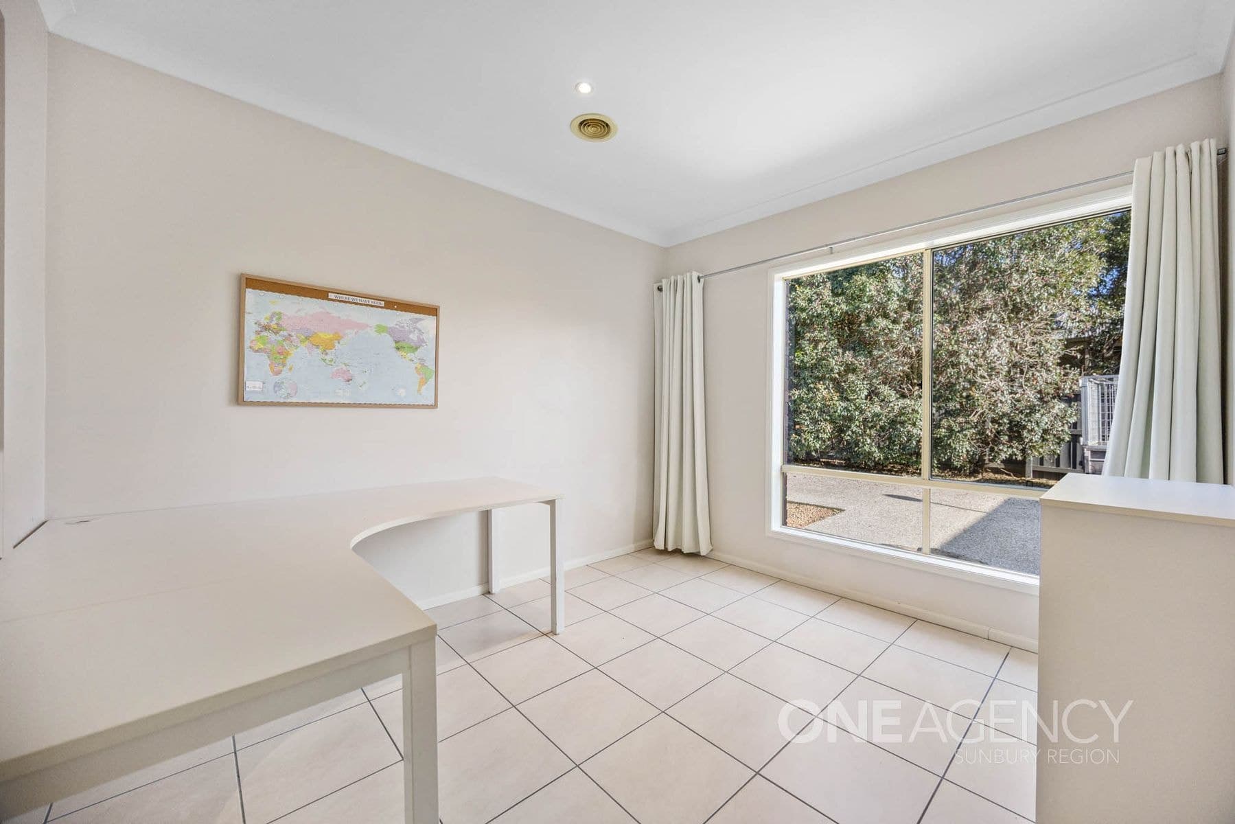 3 Shetland Way, Sunbury, Sunbury - Thumbnail 8