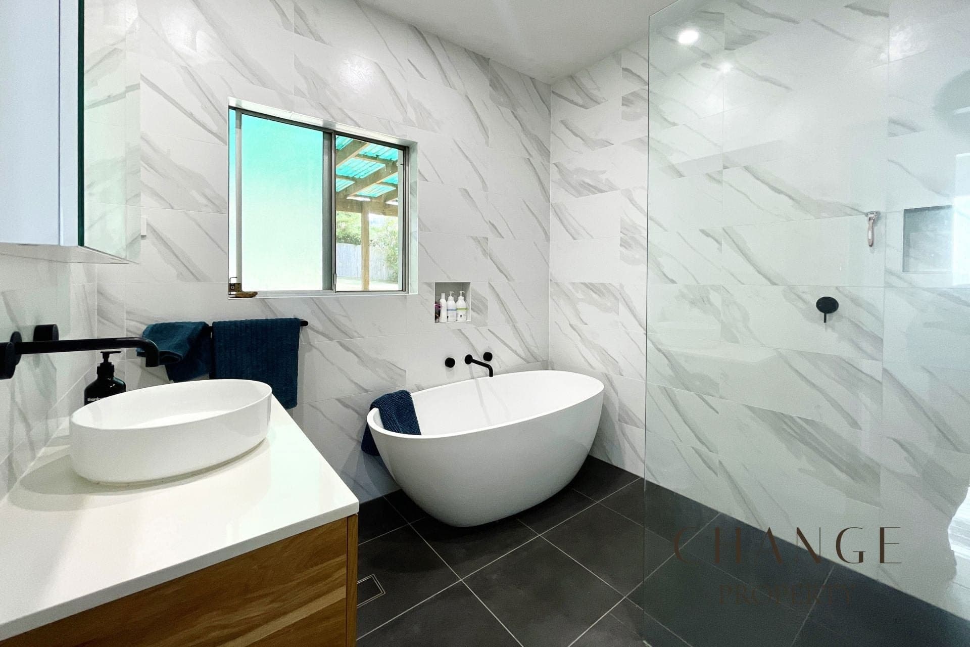 12 Merindah Avenue Green Point NSW, Green Point - Thumbnail 3
