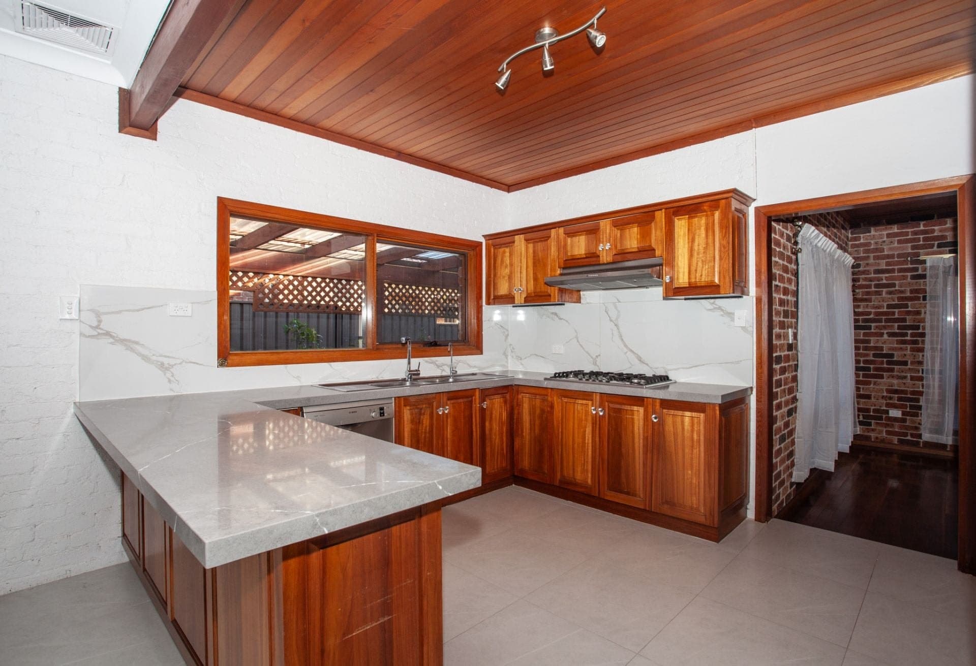 10 Heaslip Street, Coniston NSW, Coniston - Thumbnail 4