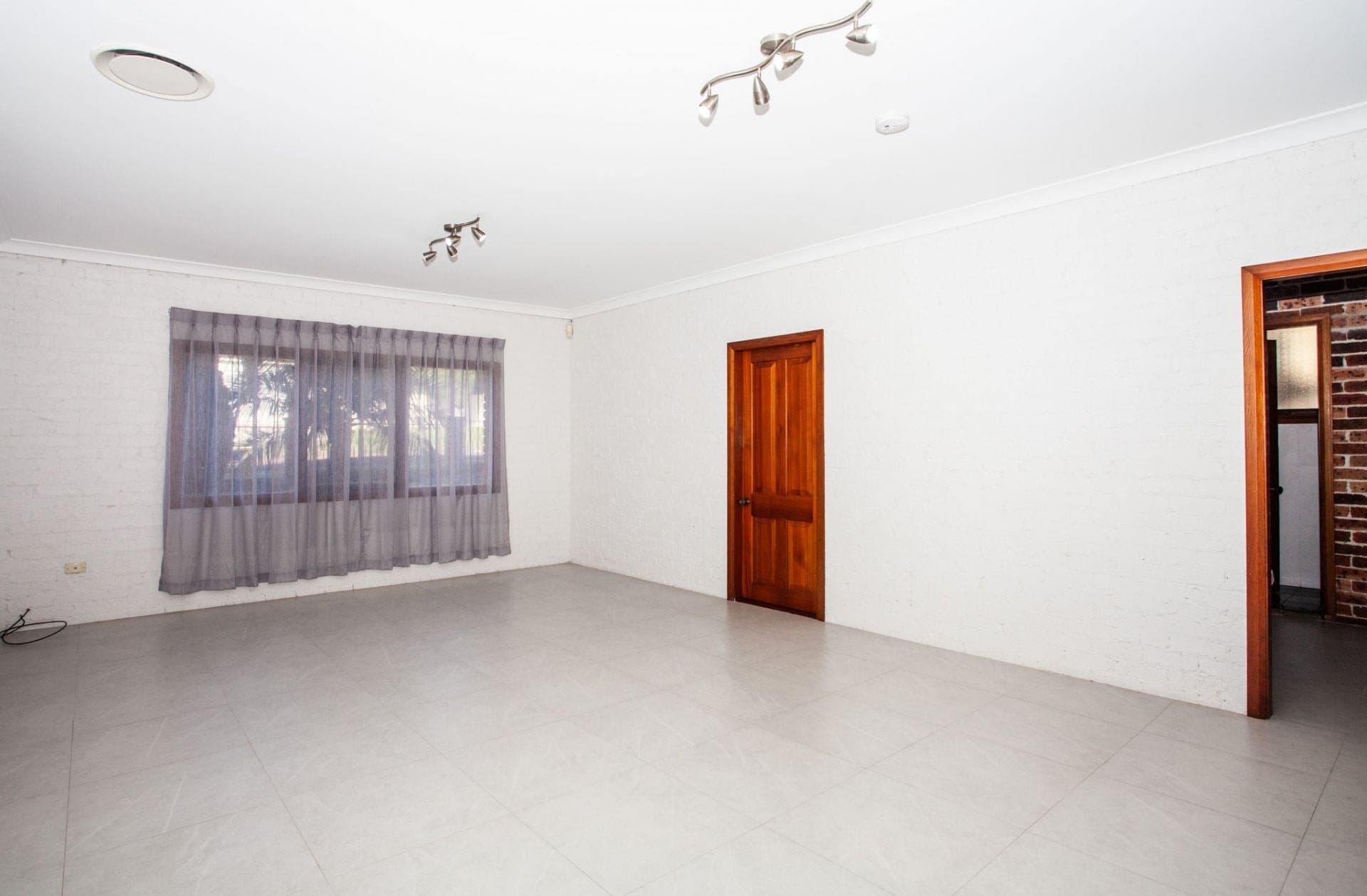 10 Heaslip Street, Coniston NSW, Coniston - Thumbnail 6