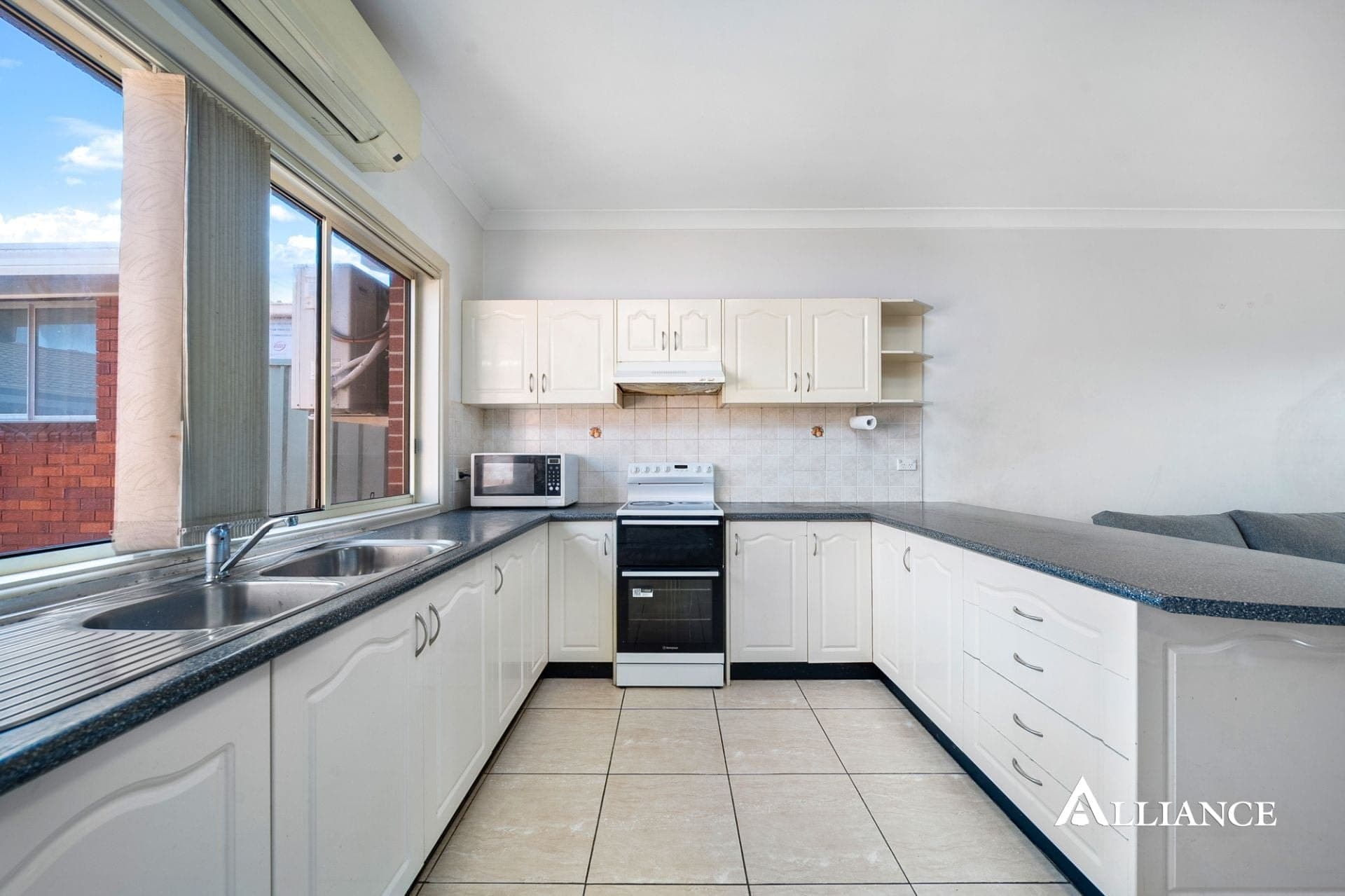 2/71 Tower Street, Panania NSW, Panania - Thumbnail 3