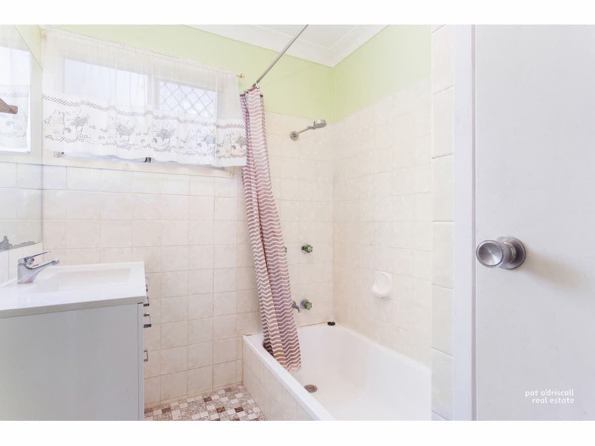 32 Capricorn Crescent, Norman Gardens QLD, Norman Gardens - Thumbnail 3