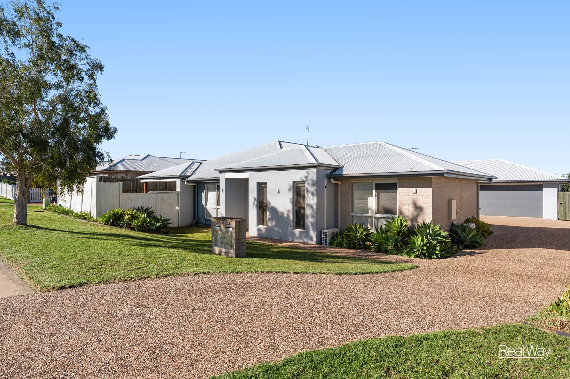 1 / 188 Kearney Street, Kearneys Spring QLD 4350, Kearneys Spring - Thumbnail 2