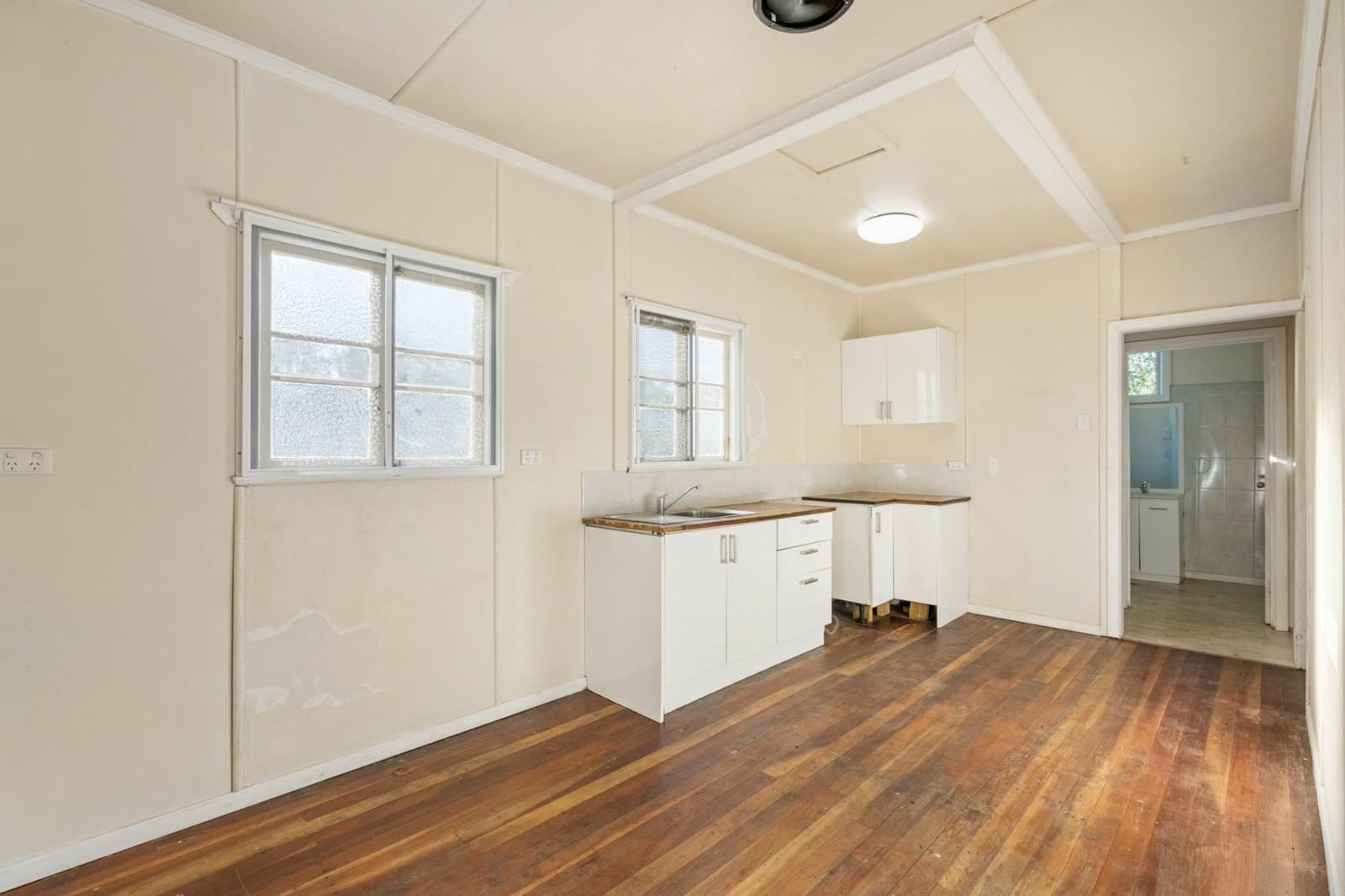 13 Creek Street, SILKSTONE, Silkstone - Thumbnail 8