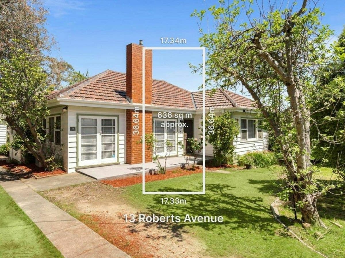 13 Roberts Avenue, BOX HILL SOUTH, Box Hill South - Thumbnail 2