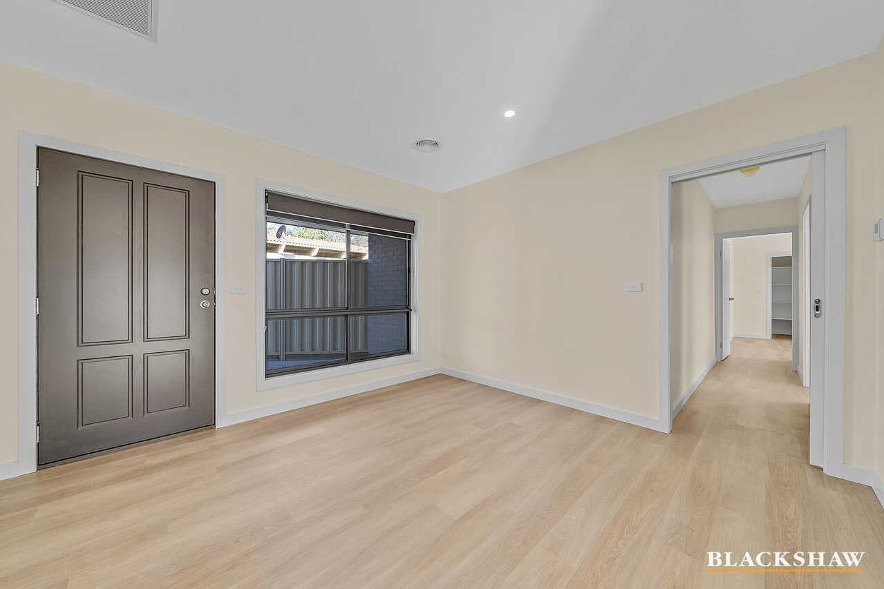 B/8 Sid Barnes Crescent, Gordon, Gordon - Thumbnail 3