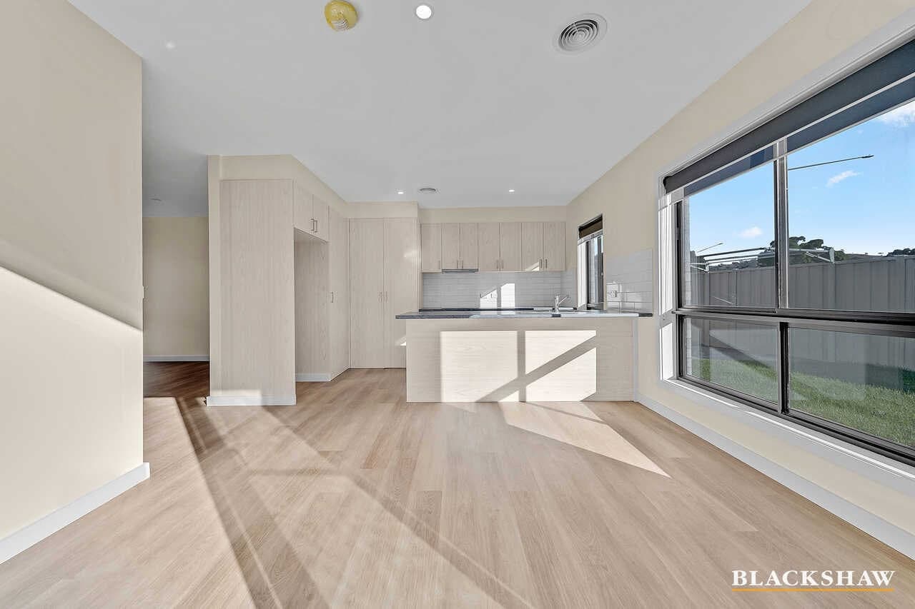 B/8 Sid Barnes Crescent, Gordon, Gordon - Thumbnail 5