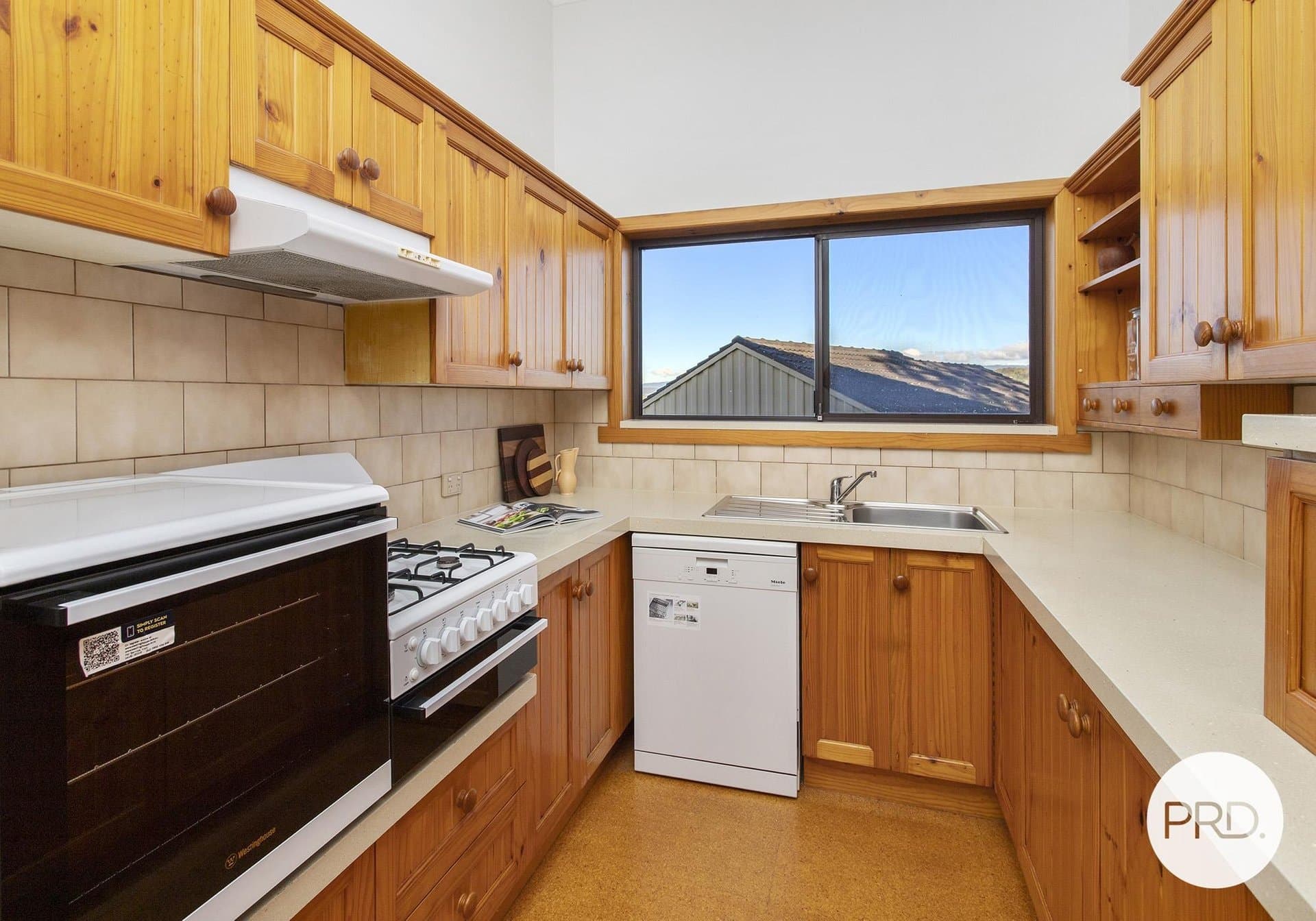 6 Burrows Avenue, KANAHOOKA NSW 2530, Kanahooka - Thumbnail 4