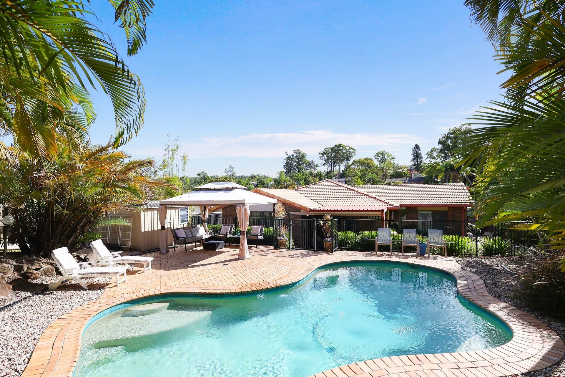 18
                Watford
                Crescent
            
            
            
            molendinar
            
            
            QLD,
            4214, Molendinar - Image 1