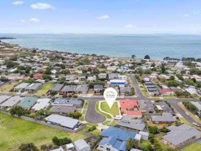 1-2 Coles Close St Leonards VIC, St Leonards - Thumbnail 2