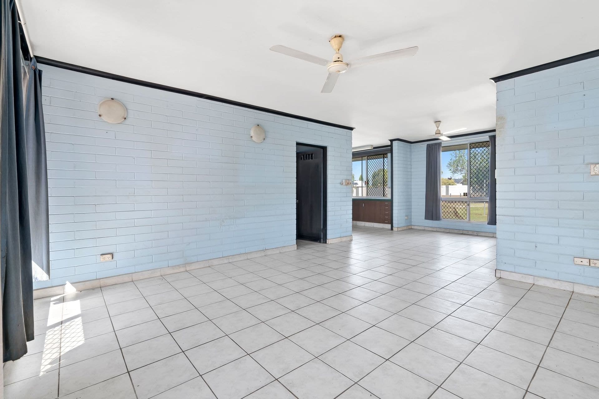 11 Cobham Court, Moulden - Thumbnail 6